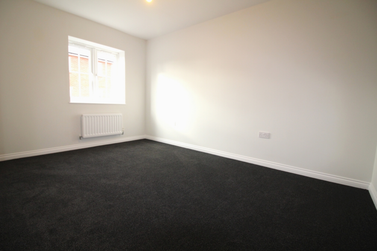 4 bedroom semi-detached house Let Agreed in Birmingham - Photograph 11.