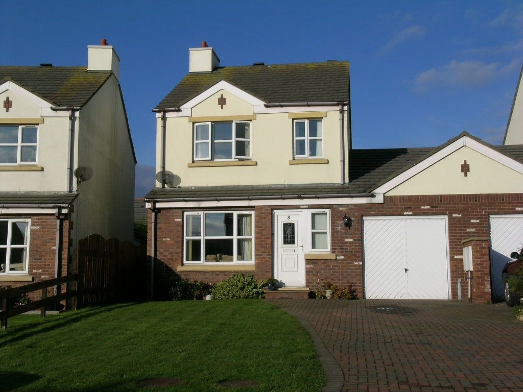 3 bedroom link detached house Under Offer in Ballasalla - Photograph 1