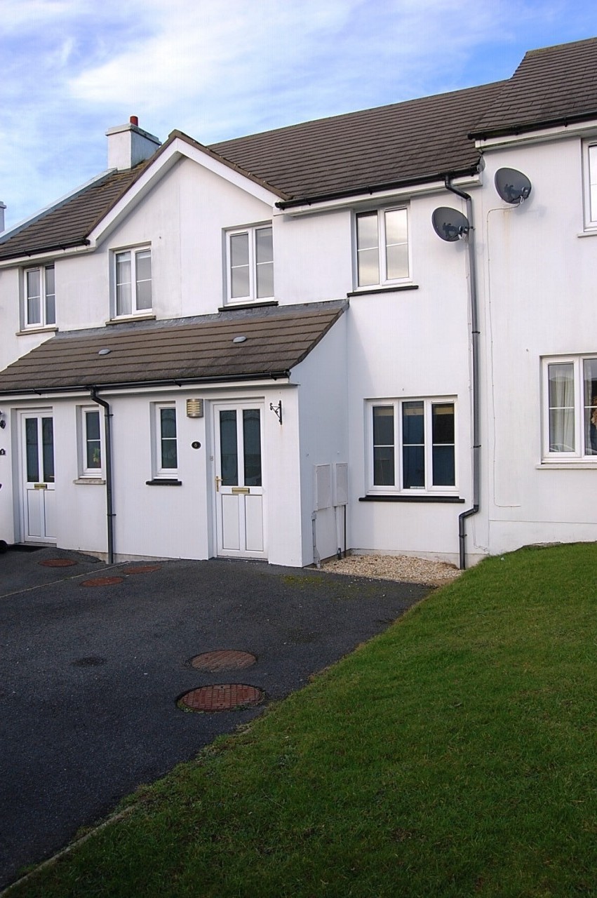 3 bedroom mid terraced house To Let in Santon - Photograph 1