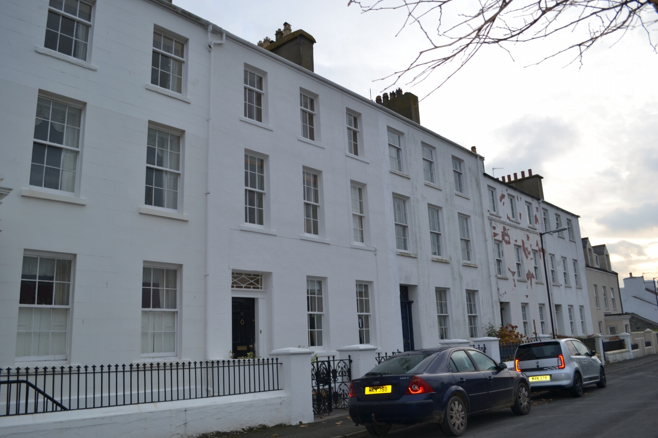 4 bedroom mid terraced house Sold in Castletown - Photograph 1