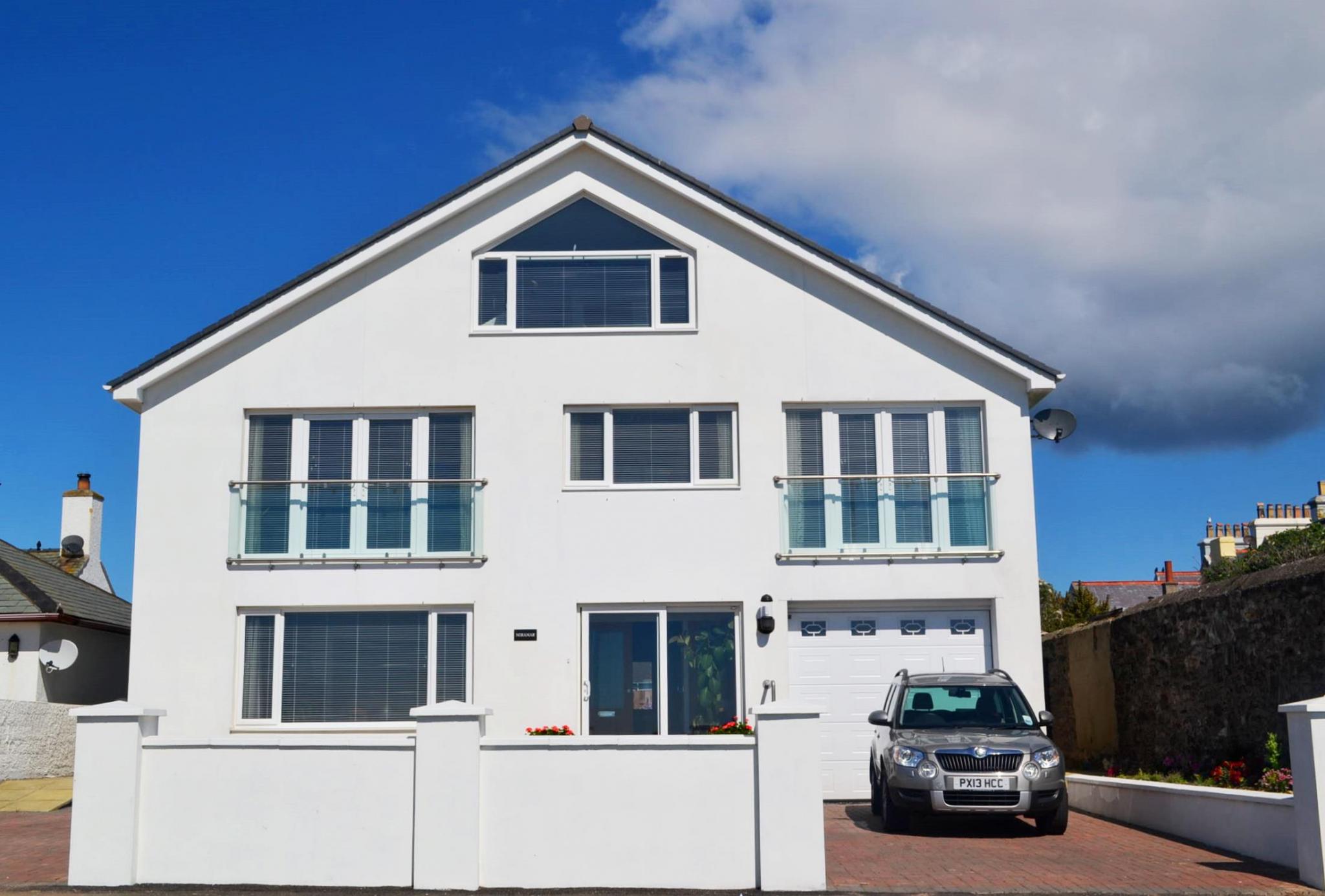 5 bedroom detached house For Sale in Port St Mary - Photograph 1