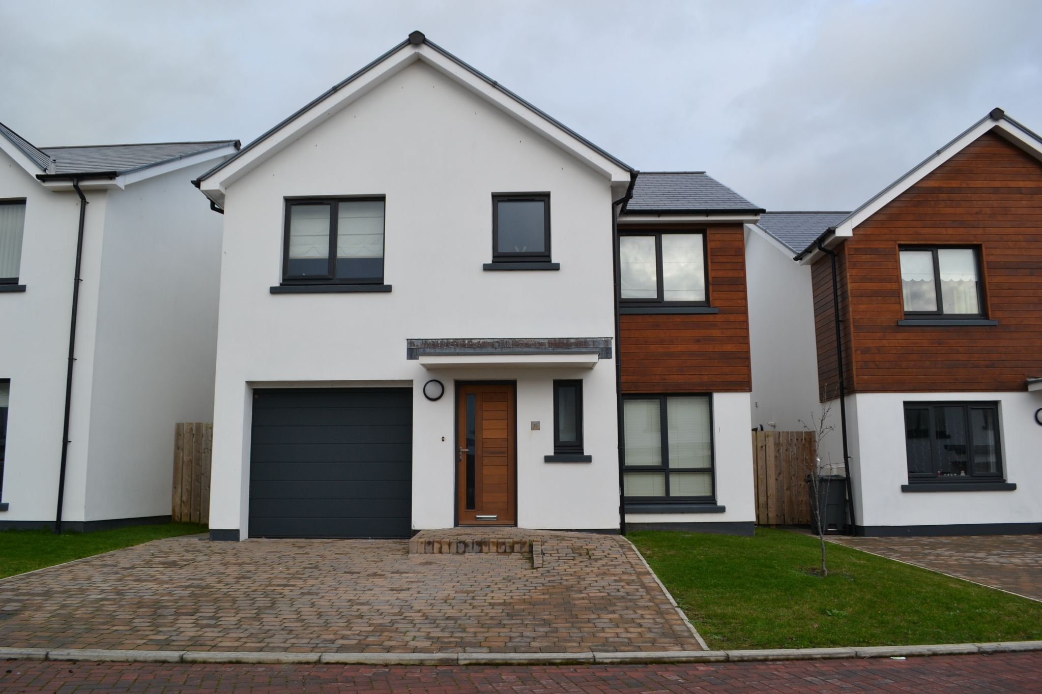 4 bedroom detached house To Let in Colby - Photograph 1