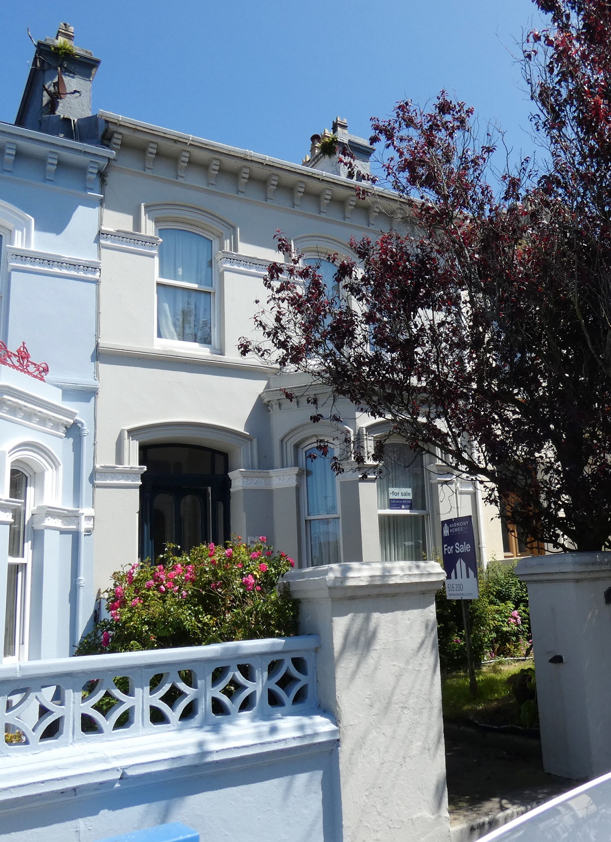 5 bedroom town house SSTC in Douglas - Photograph 1