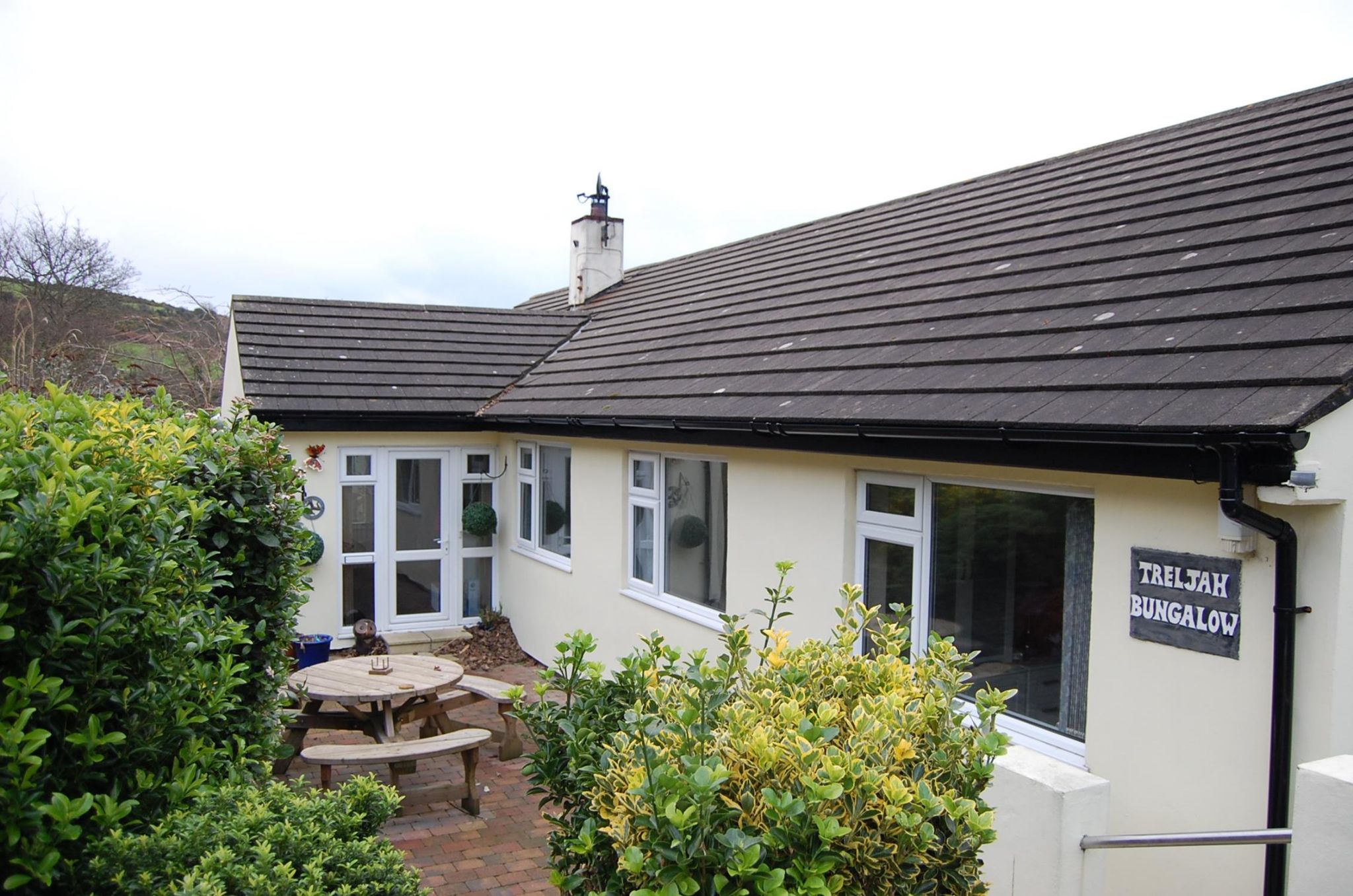 6 bedroom detached bungalow For Sale in Glen Maye - Photograph 1