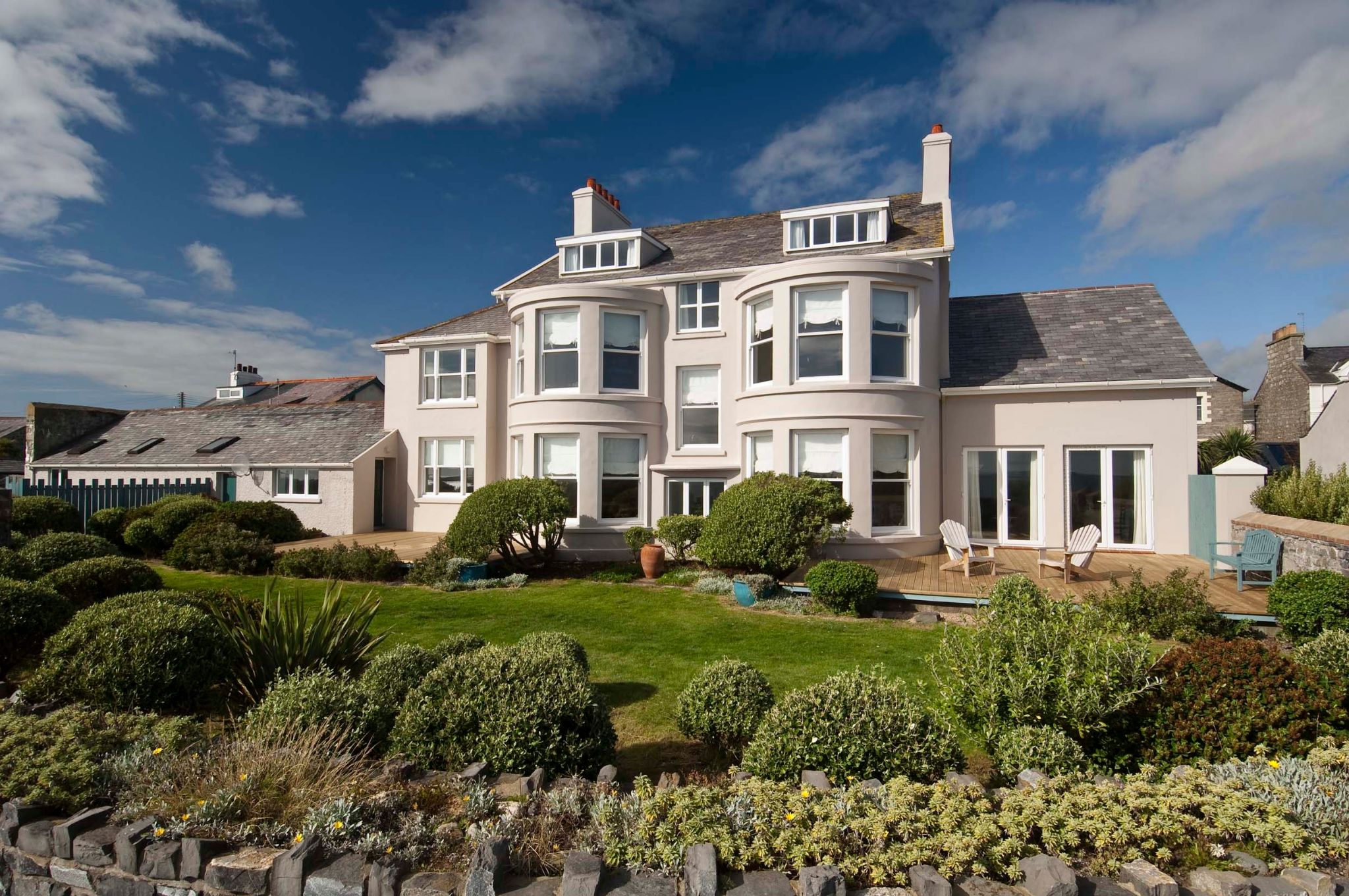 6 bedroom detached house For Sale in Castletown - Photograph 2