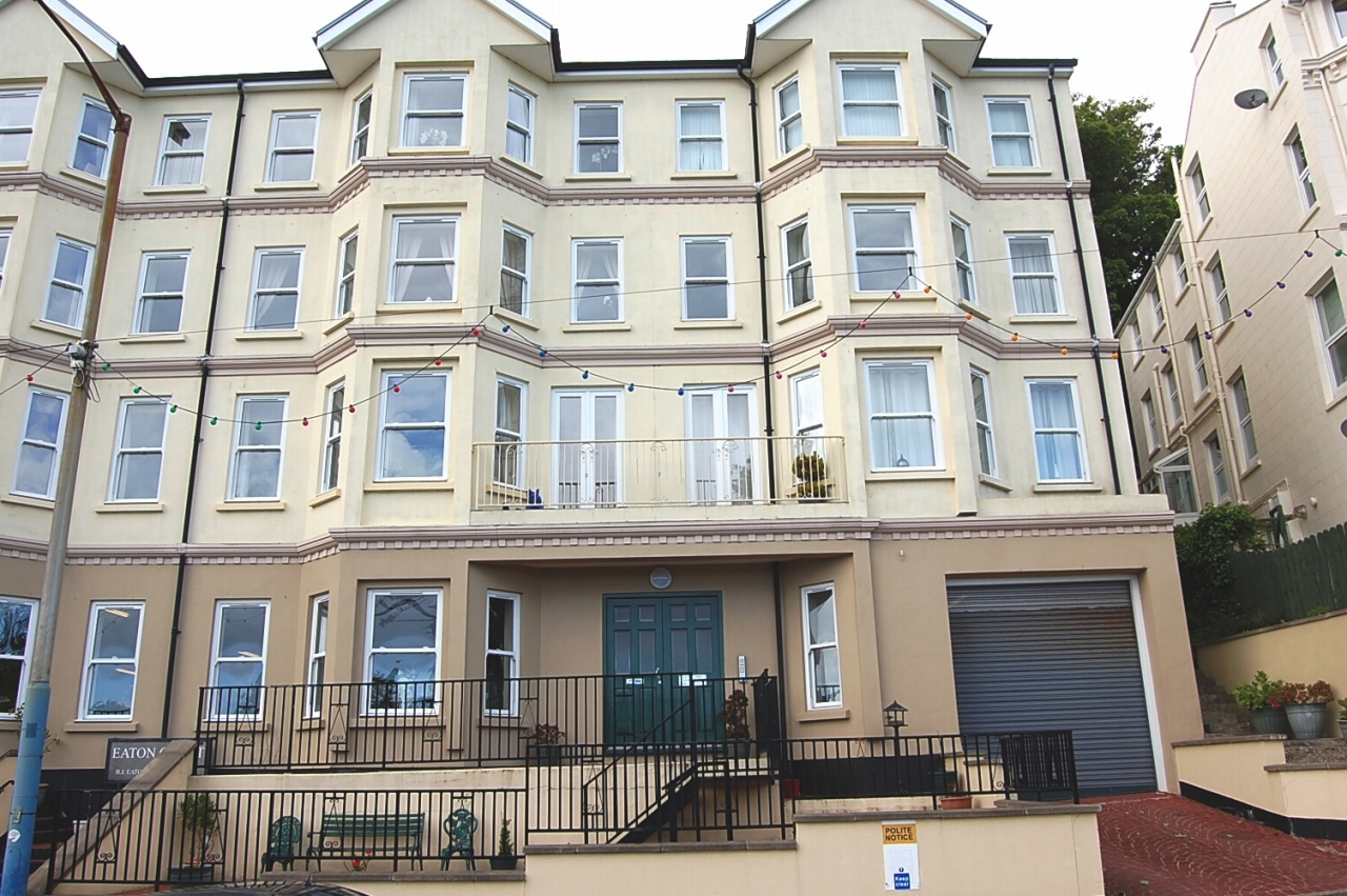 2 bedroom apartment flat/apartment To Let in Douglas - Photograph 1