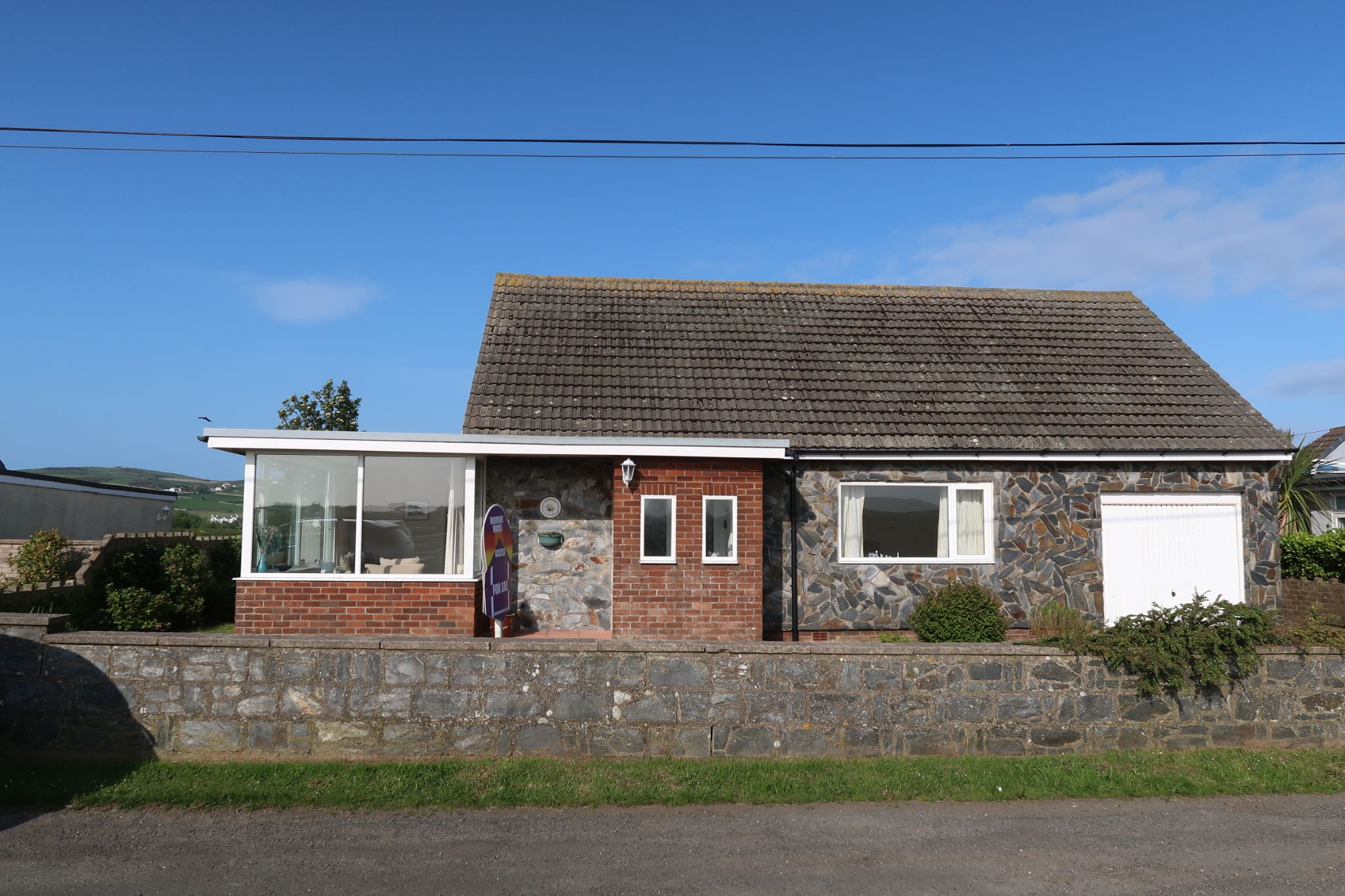 West Lea, Mount Gawne Road, Port St Mary 4 bedroom detached bungalow