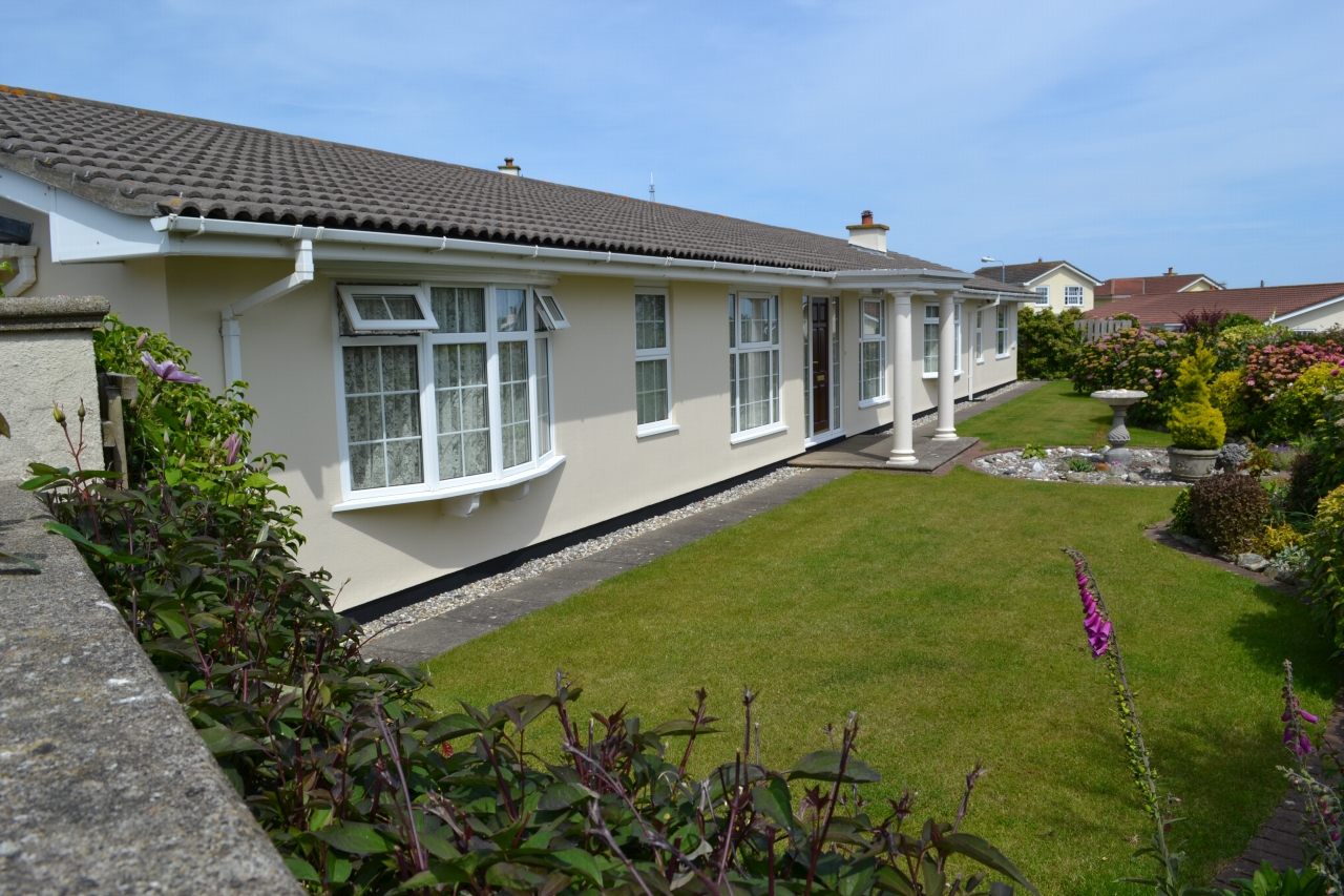 4 bedroom detached bungalow For Sale in Port St Mary - 1