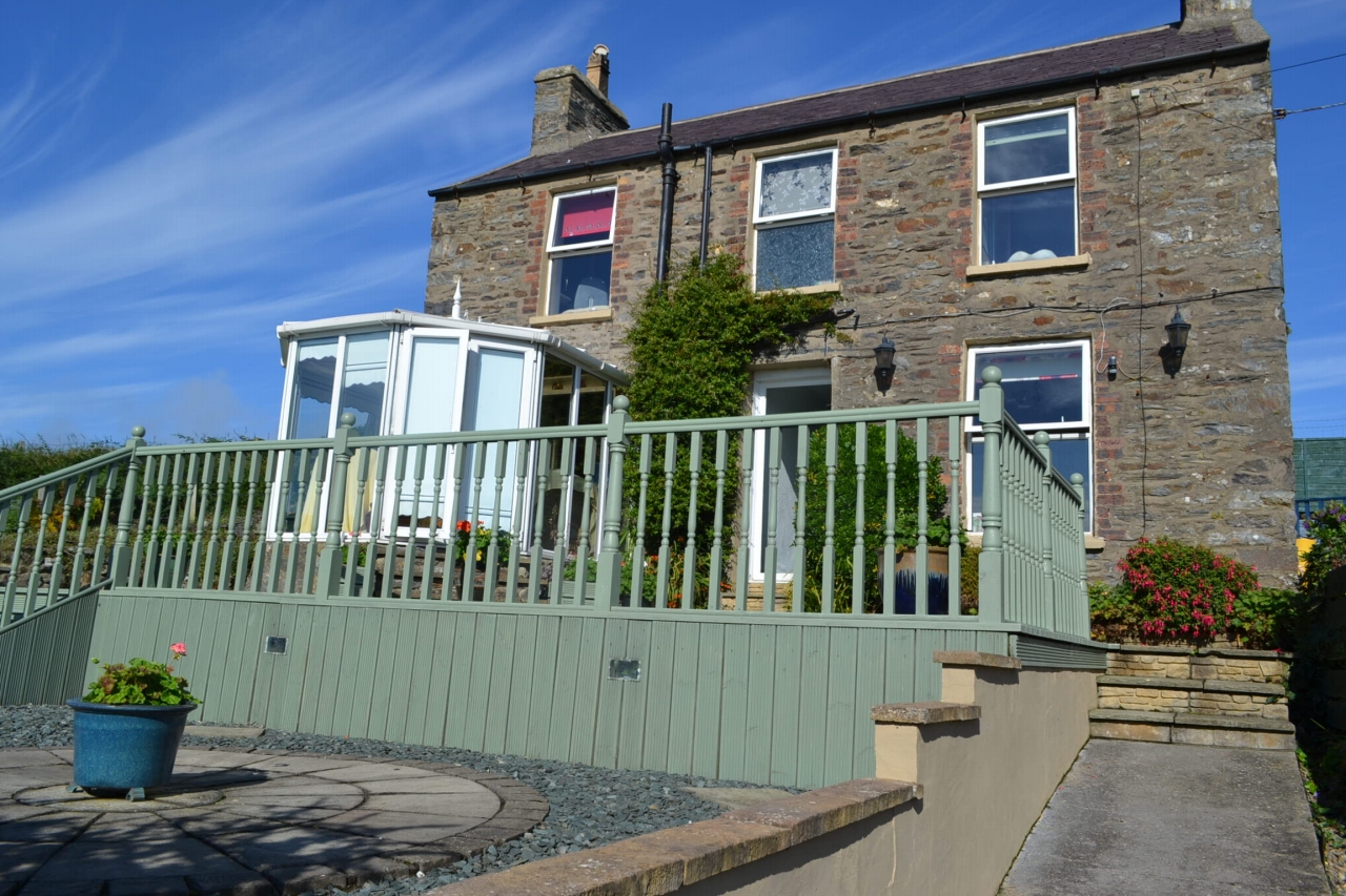 2 bedroom detached house For Sale in Port St Mary - 1