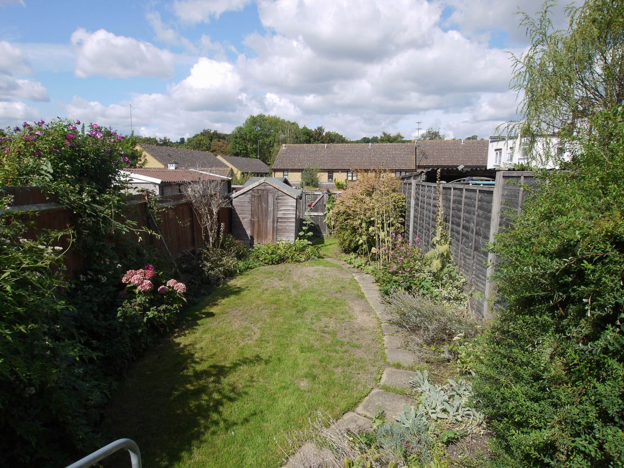 2 bedroom end terraced house For Sale in Dartford - Photograph 8