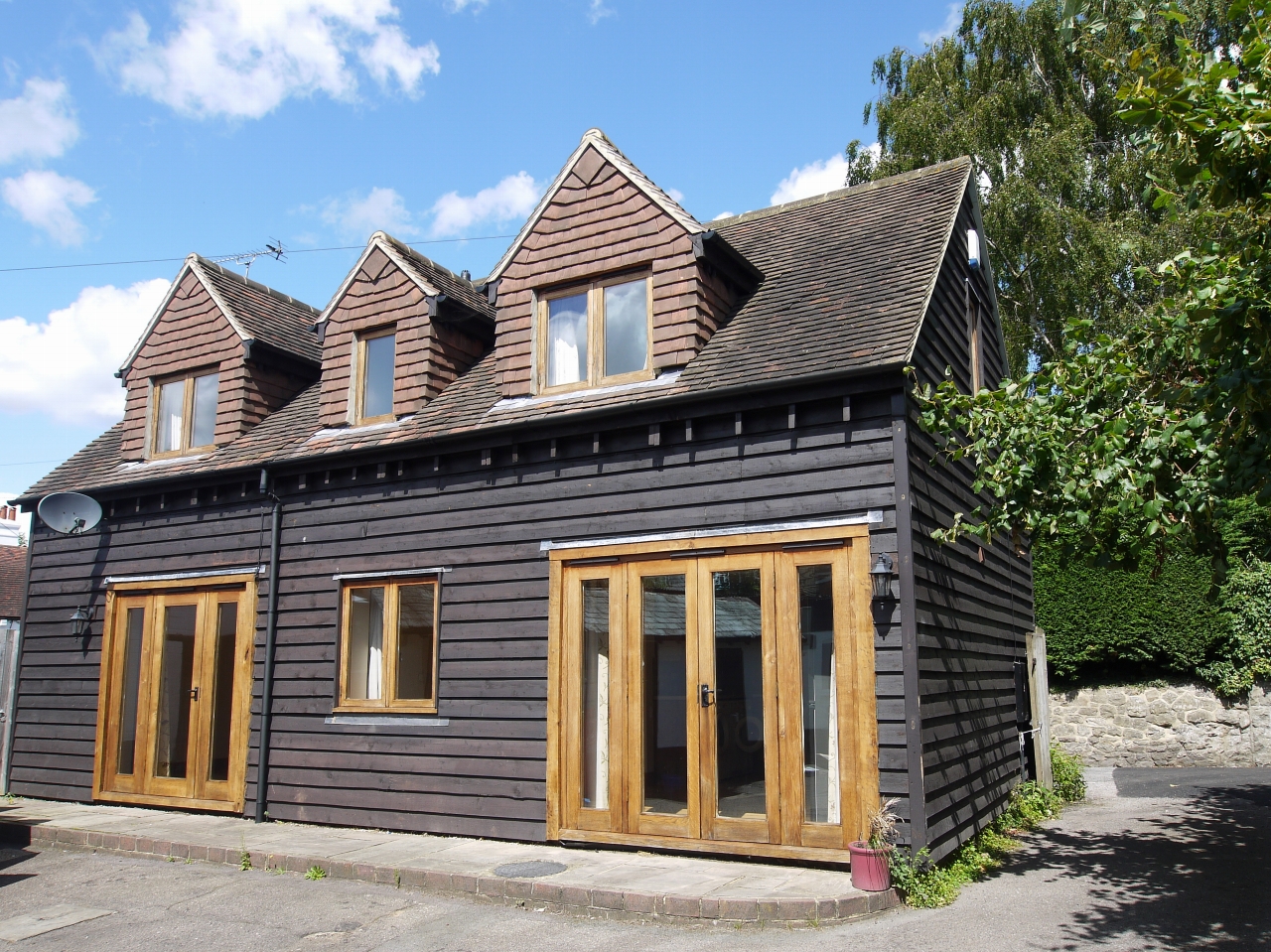 2 bedroom detached house Let in Sevenoaks - Photograph 1