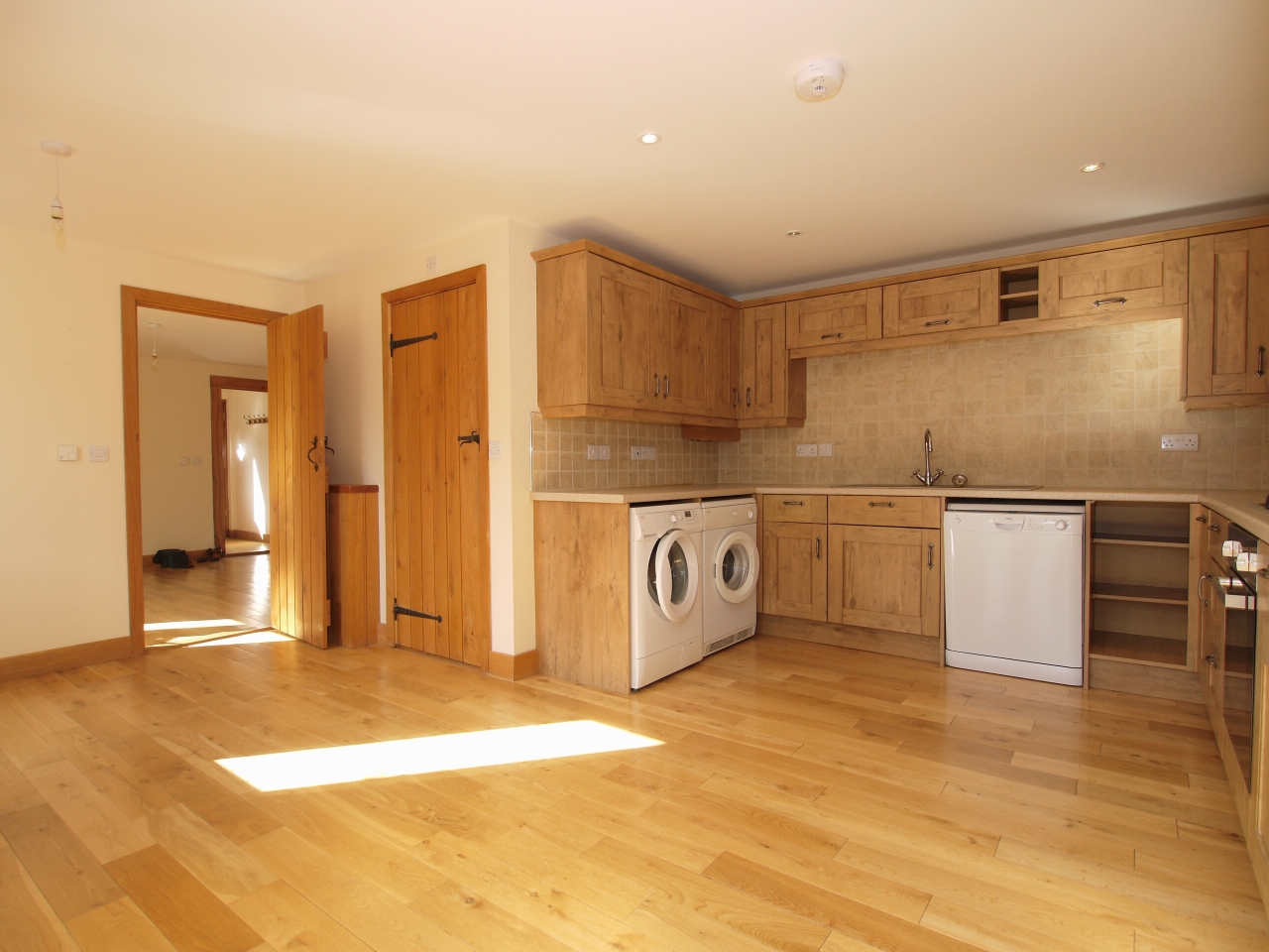 2 bedroom detached house Let in Sevenoaks - Photograph 2
