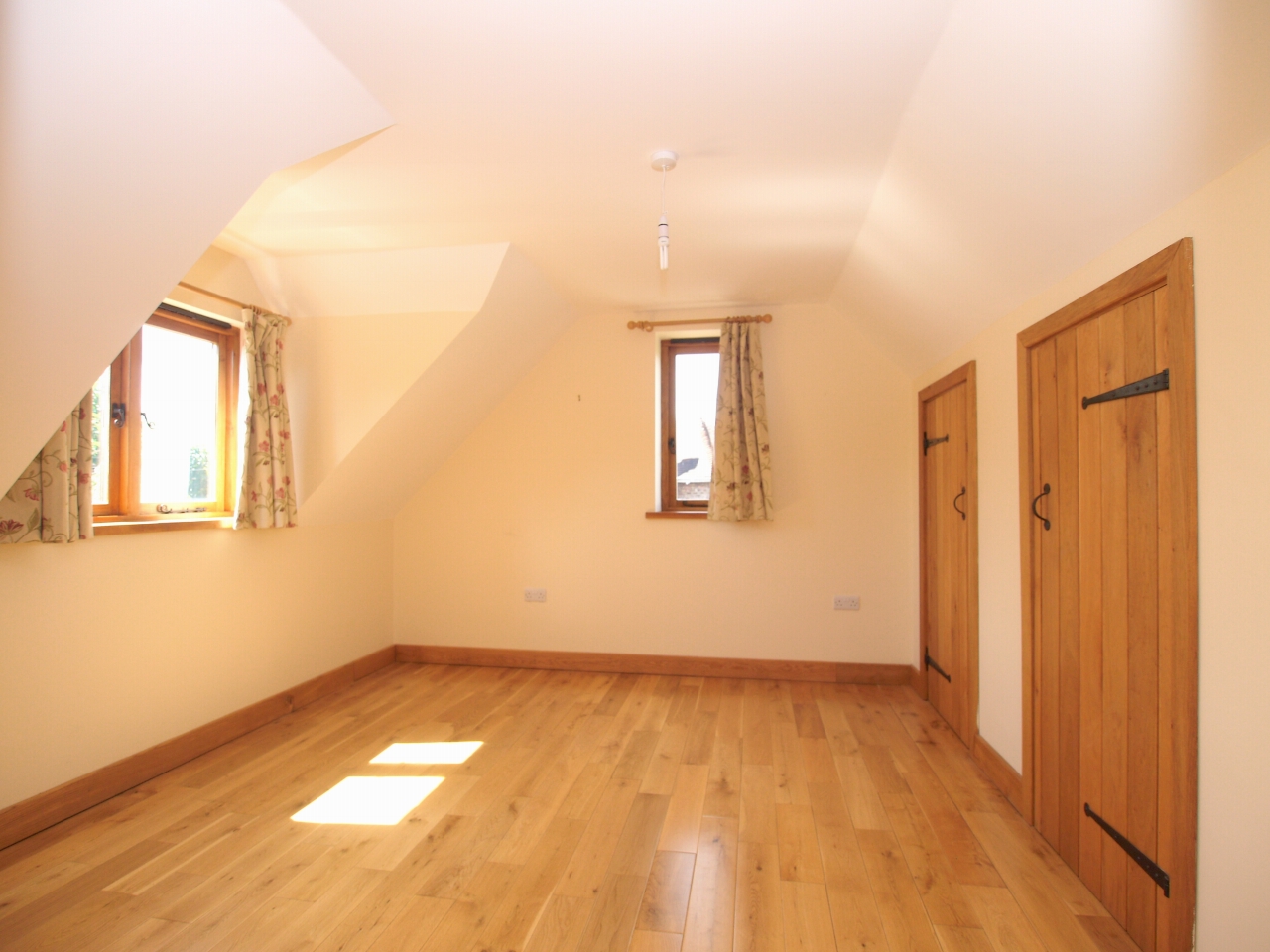 2 bedroom detached house Let in Sevenoaks - Photograph 6
