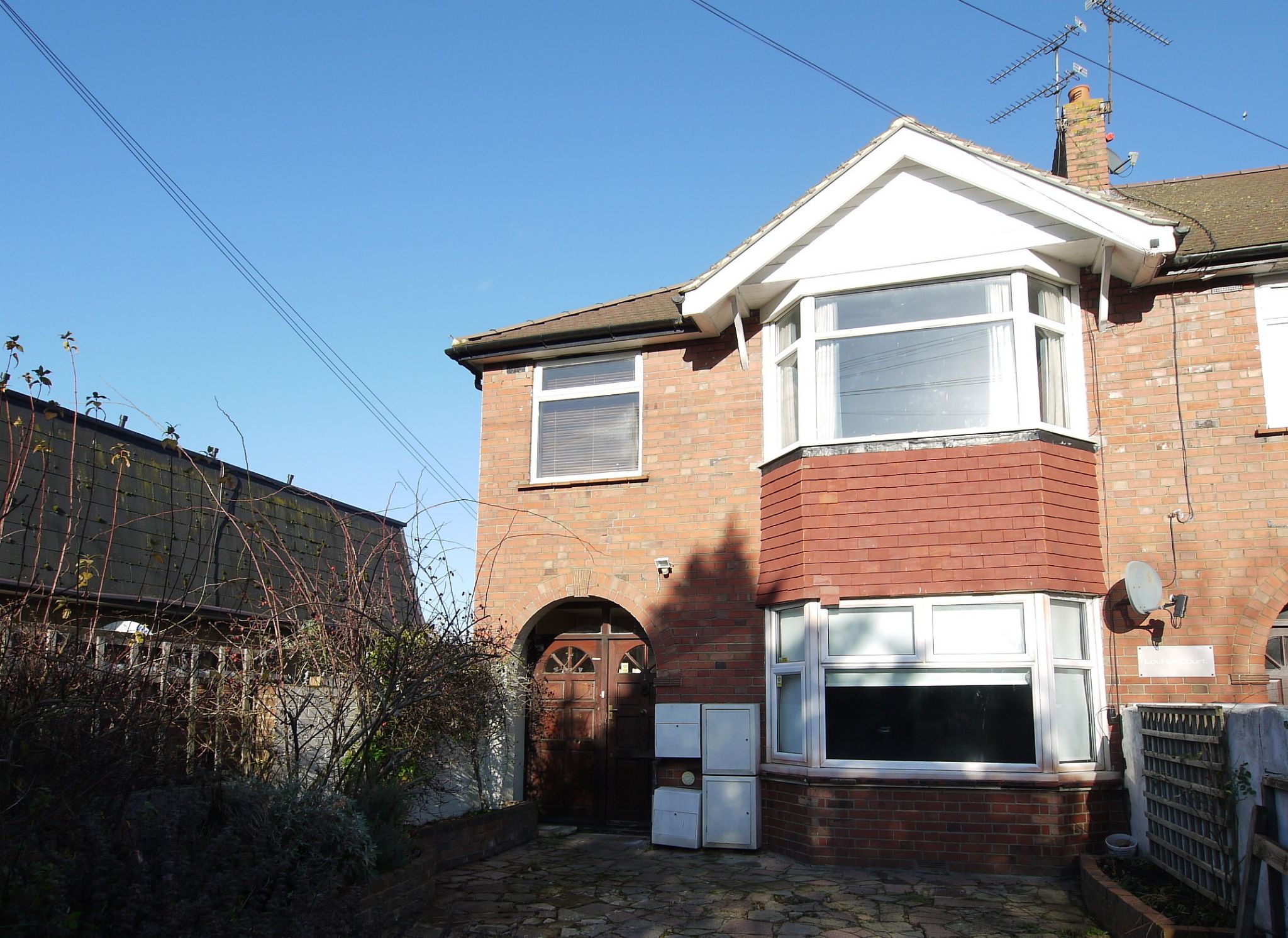 1 bedroom ground floor flat/apartment For Sale in Sevenoaks - Photograph 1
