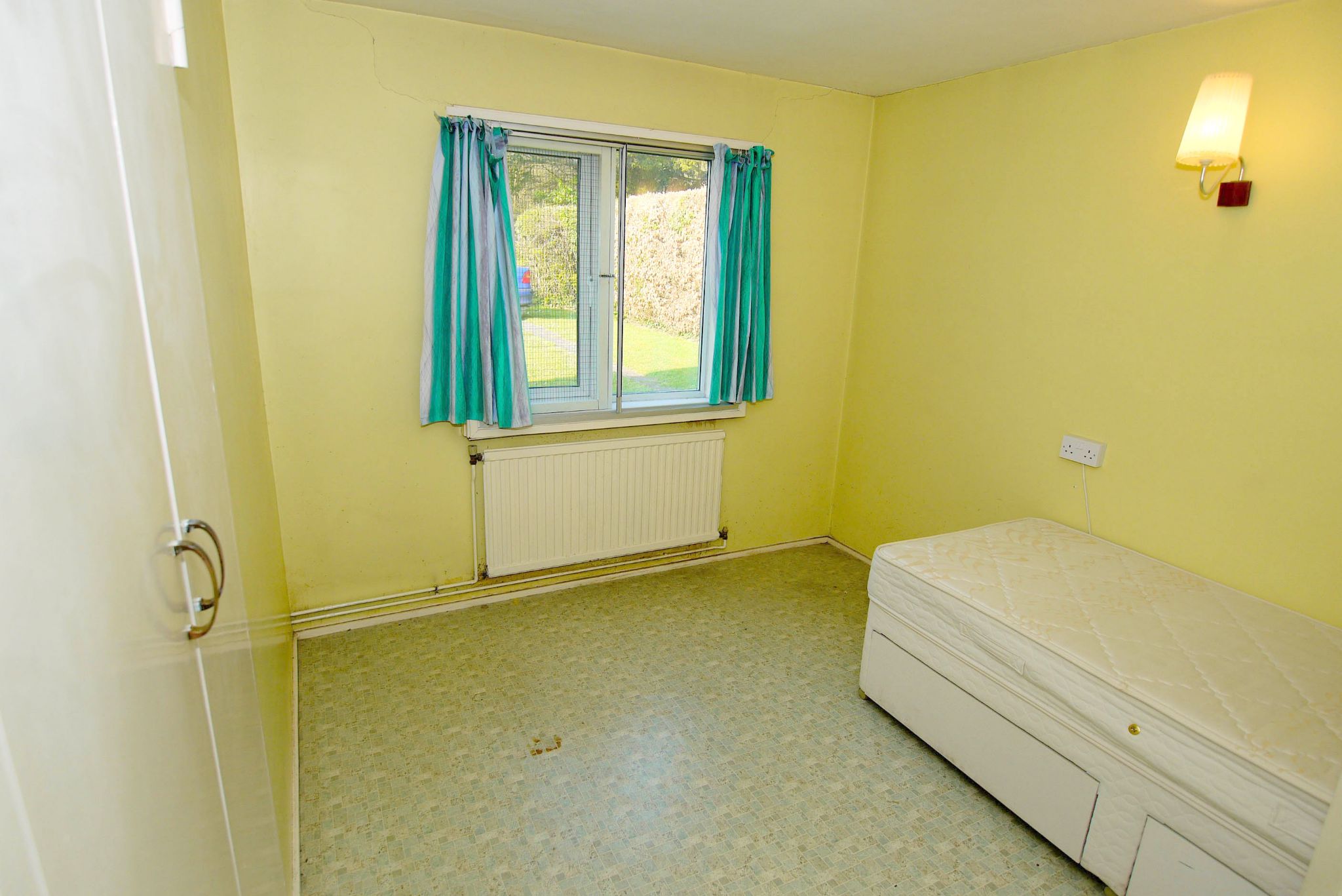 2 bedroom detached bungalow Sale Agreed in Sevenoaks - Photograph 6