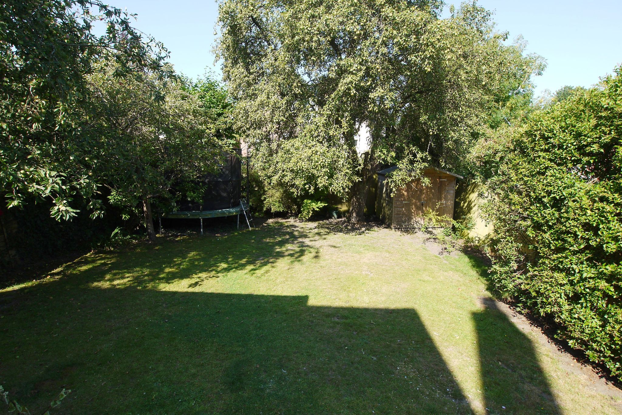 4 bedroom semi-detached house Sold in Sevenoaks - Photograph 9