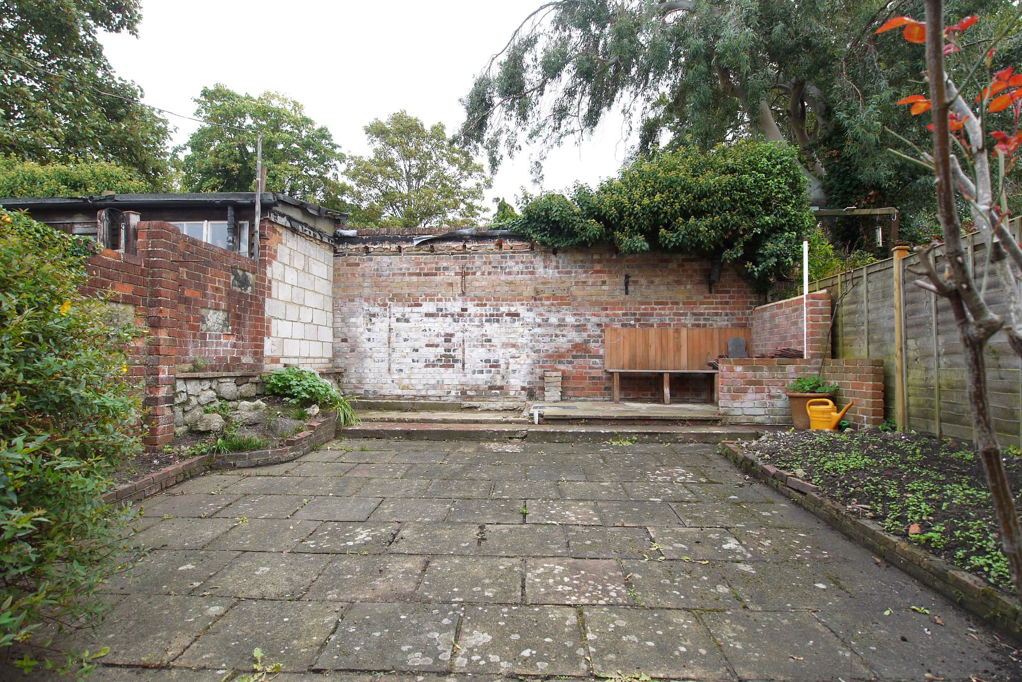 3 bedroom mid terraced house Sold in Sevenoaks - Photograph 11