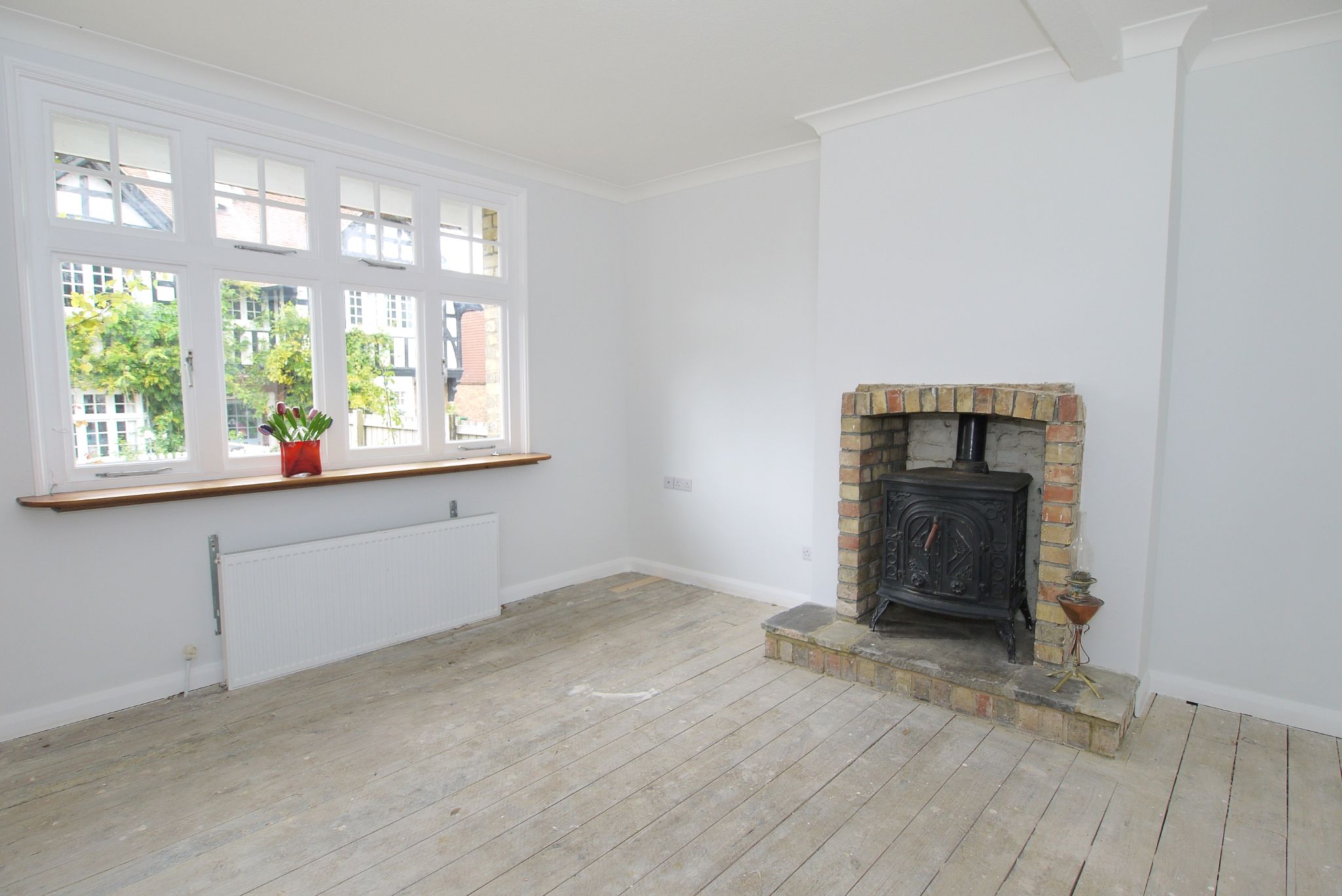 3 bedroom mid terraced house Sold in Sevenoaks - Photograph 4