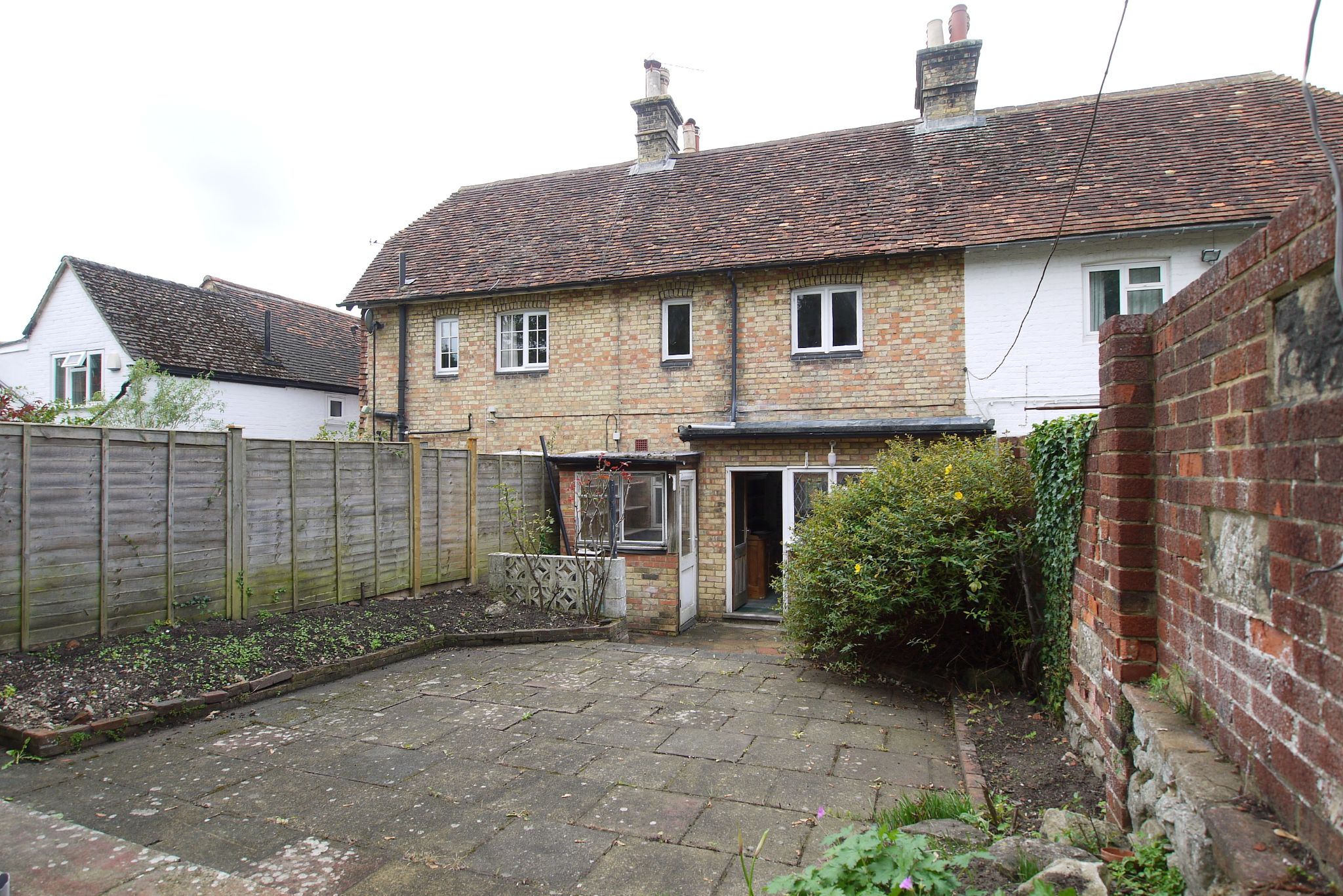 3 bedroom mid terraced house Sold in Sevenoaks - Photograph 10