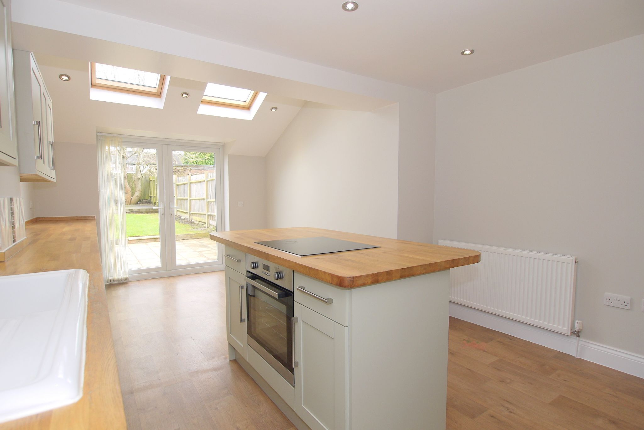 3 bedroom mid terraced house Sold in Sevenoaks - Photograph 3