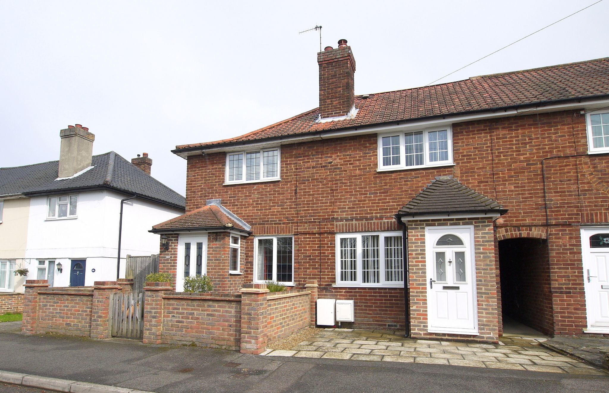 3 bedroom mid terraced house Sale Agreed in Sevenoaks - Photograph 1
