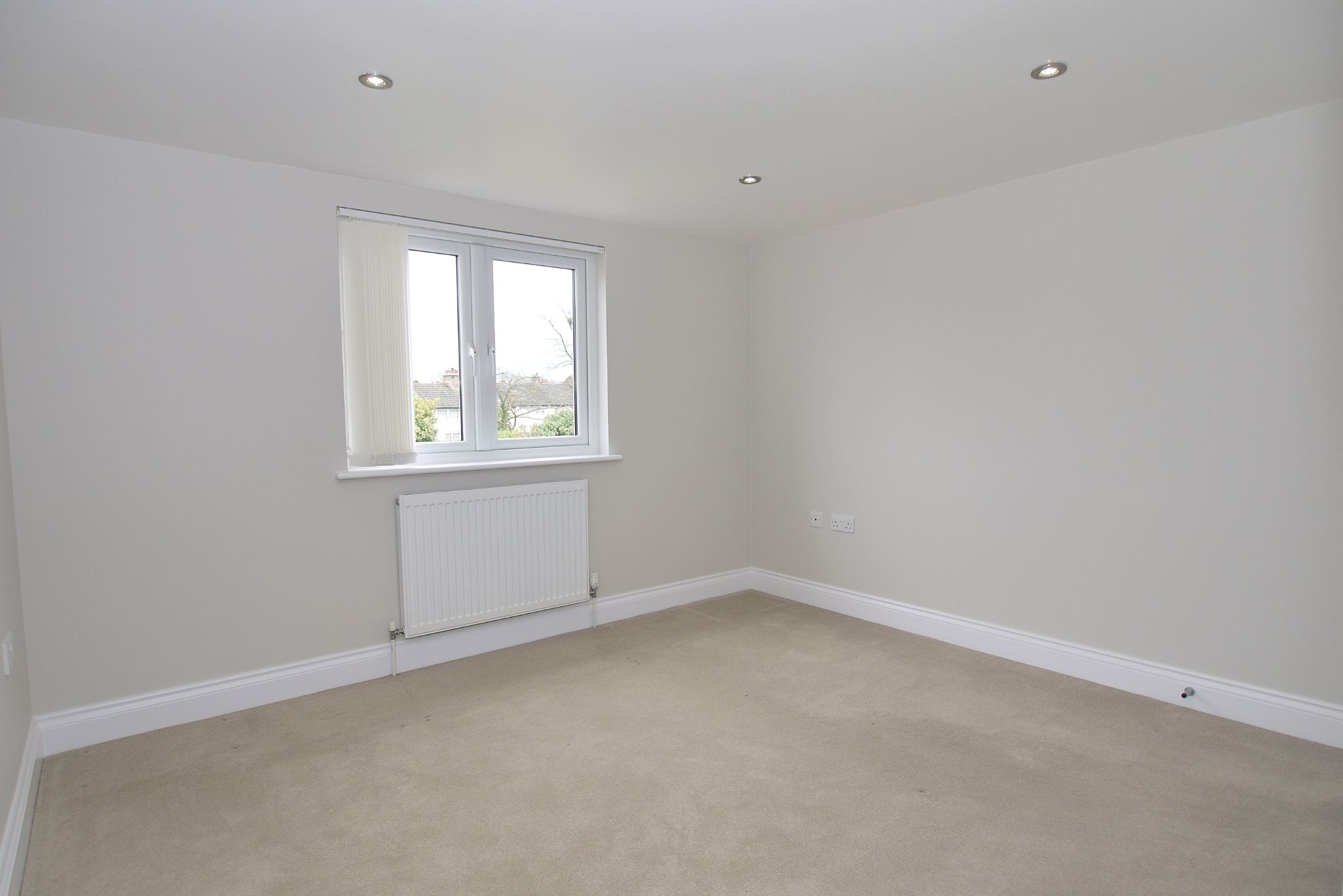 3 bedroom mid terraced house Sold in Sevenoaks - Photograph 6