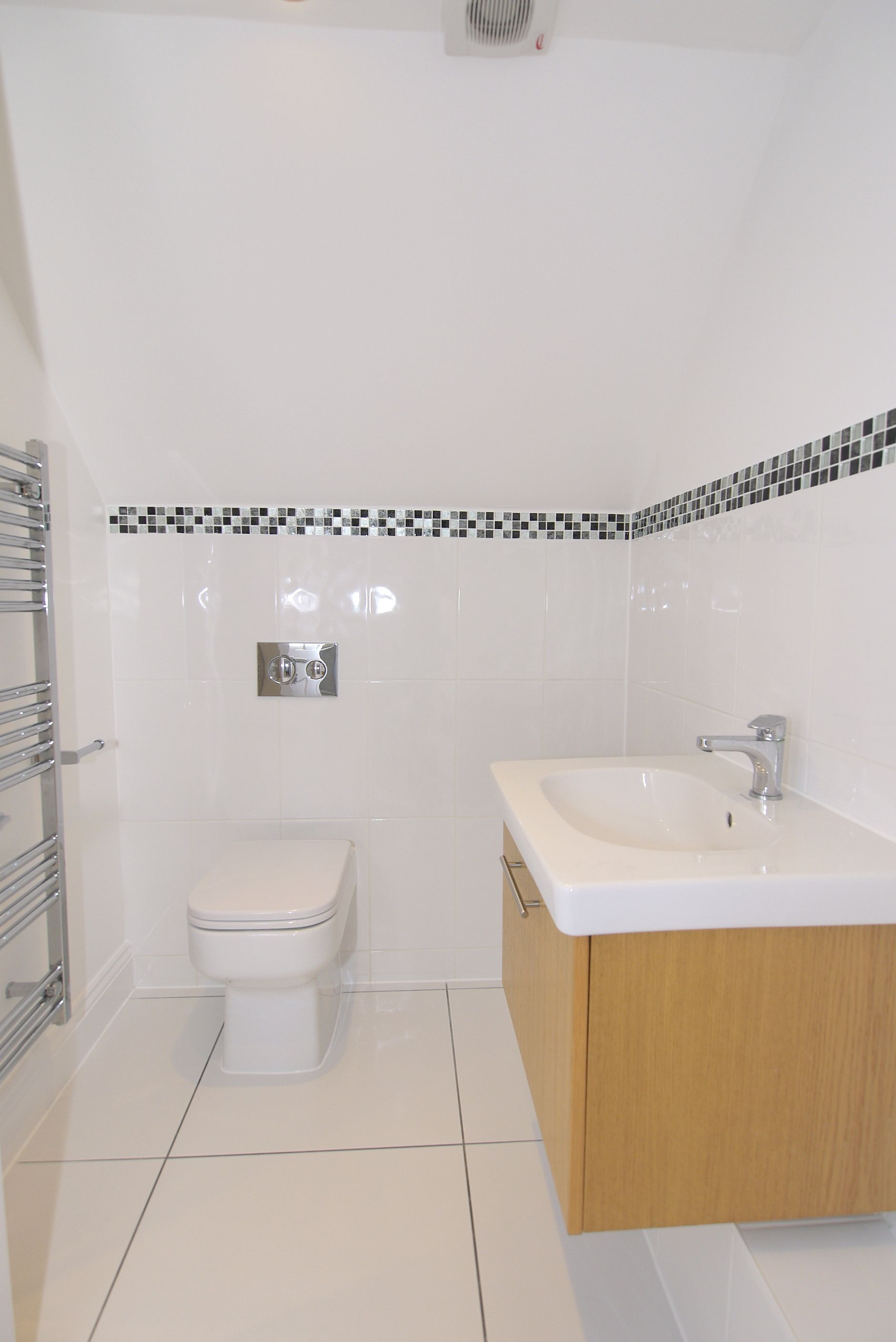 3 bedroom mid terraced house Sold in Sevenoaks - Photograph 9