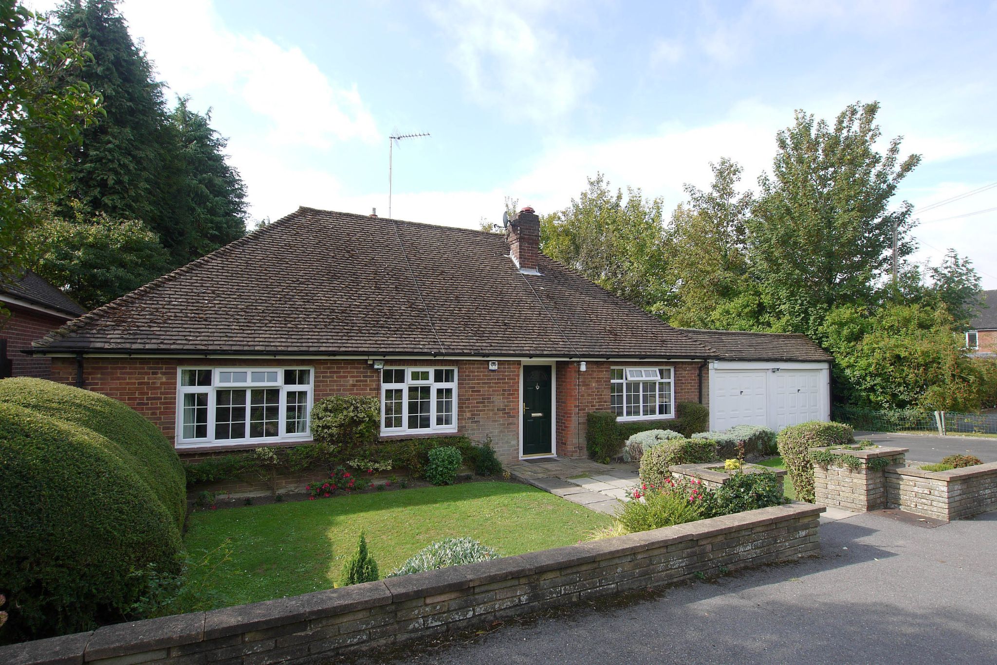 3 bedroom detached bungalow For Sale in Sevenoaks - Photograph 1