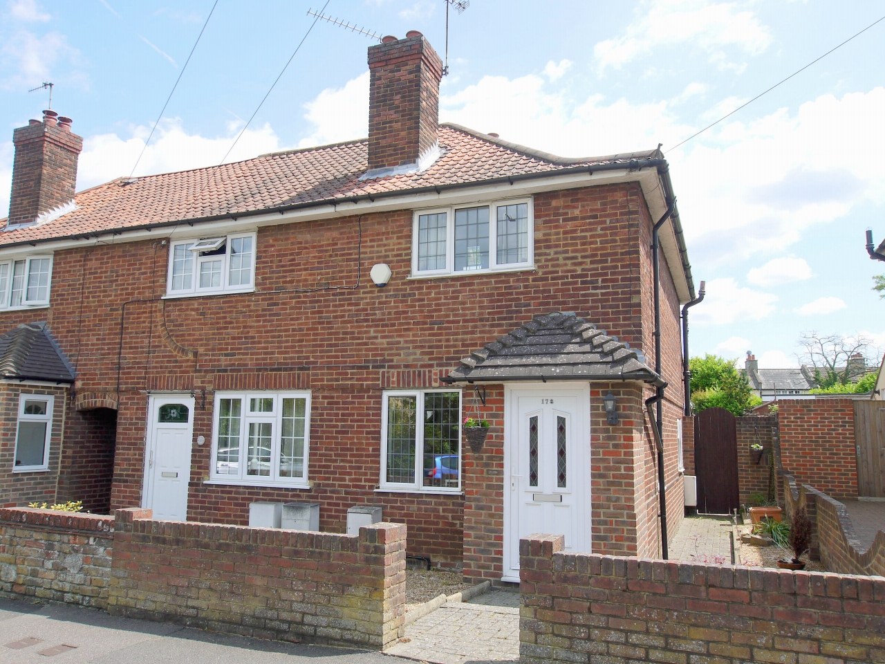 2 bedroom end terraced house To Let in Sevenoaks - Photograph 1