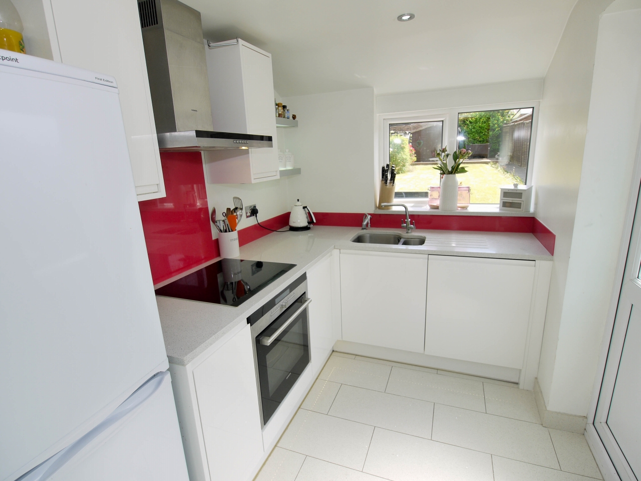 2 bedroom end terraced house To Let in Sevenoaks - Photograph 6