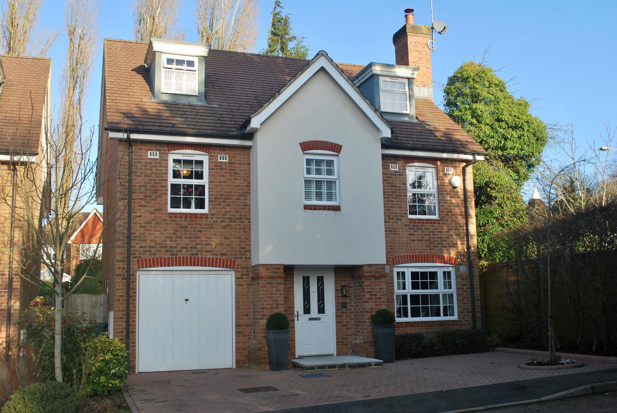 5 bedroom detached house For Sale in Sevenoaks - Photograph 1