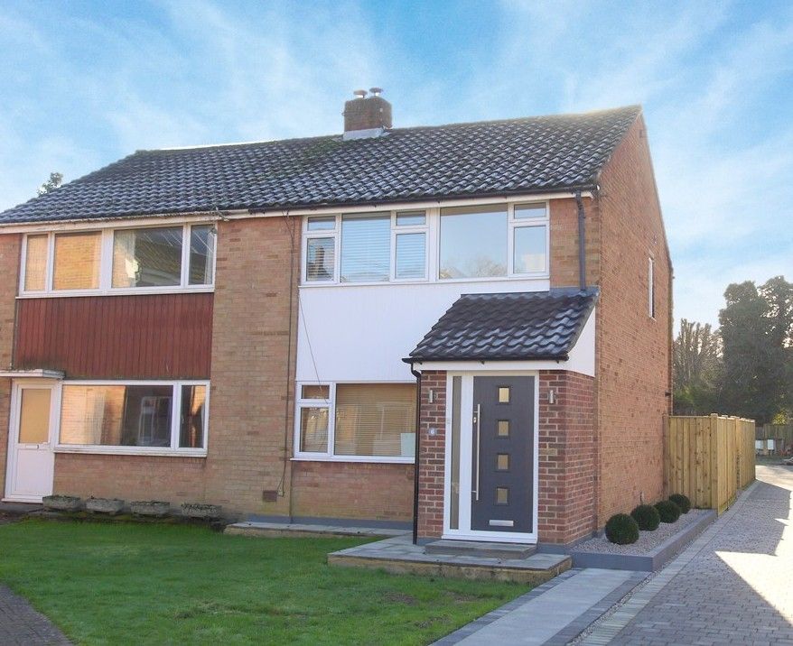 3 bedroom semi-detached house For Sale in Sevenoaks - Photograph 1