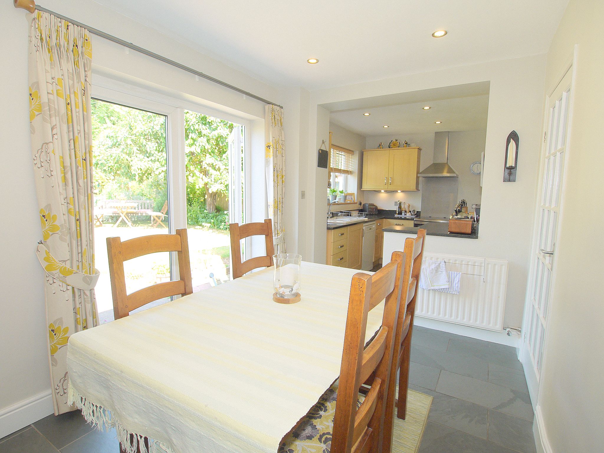 3 bedroom semi-detached house Sold in Sevenoaks - Photograph 7