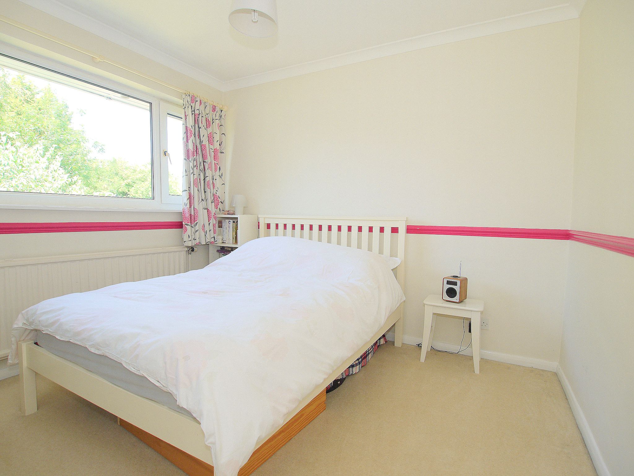 3 bedroom semi-detached house Sold in Sevenoaks - Photograph 14