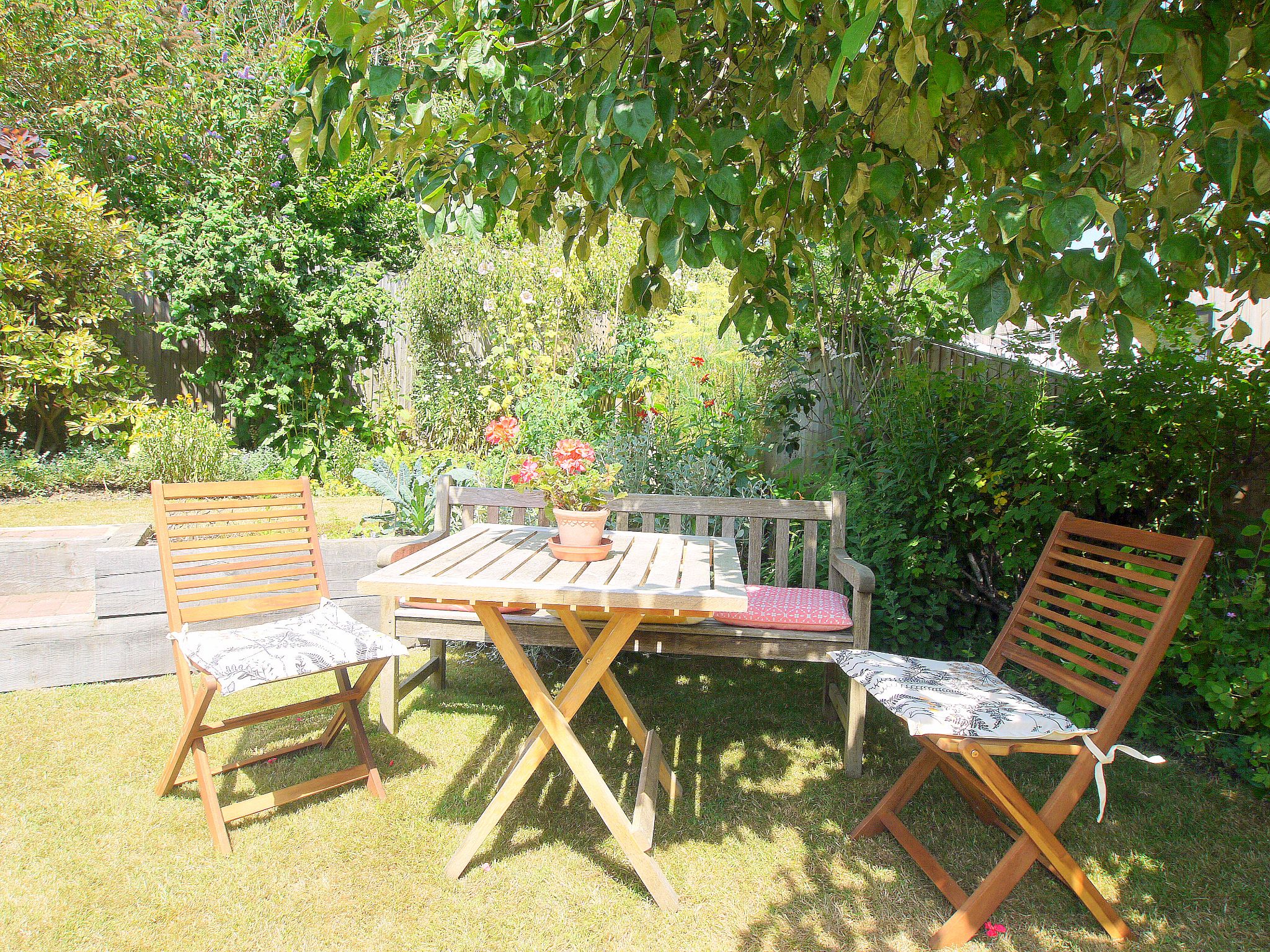 3 bedroom semi-detached house Sold in Sevenoaks - Photograph 4