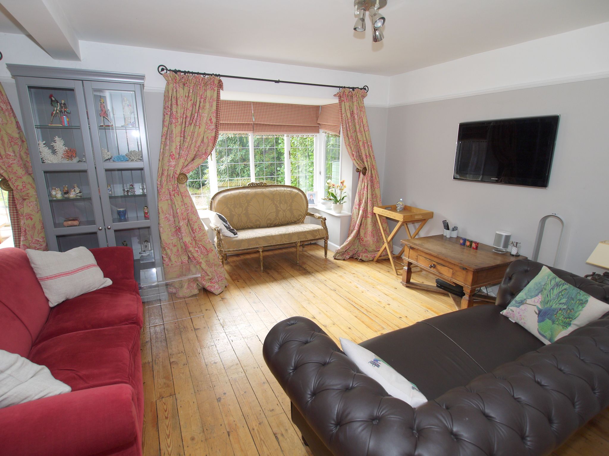 3 bedroom detached house Sold in Sevenoaks - Photograph 3