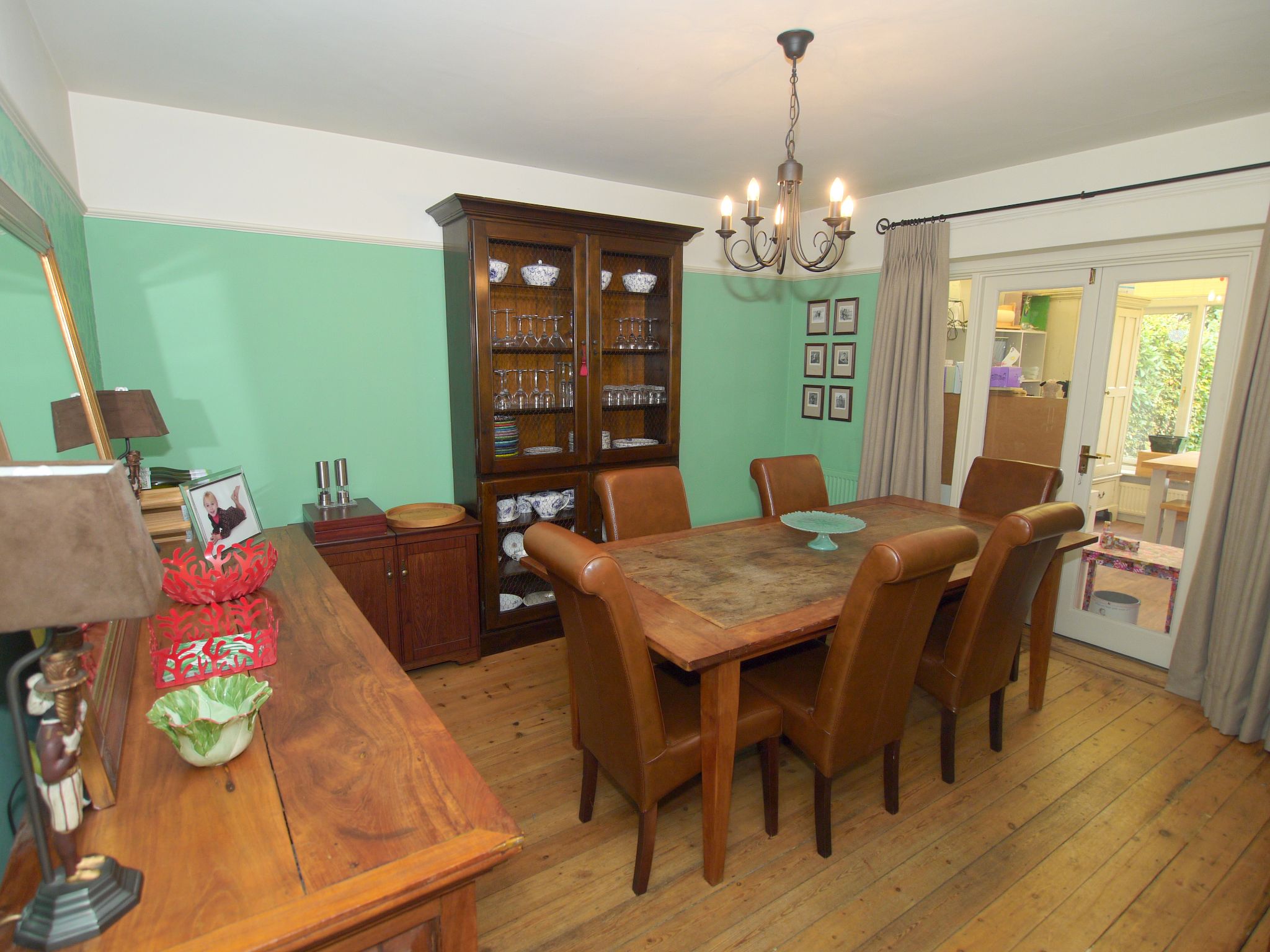 3 bedroom detached house Sold in Sevenoaks - Photograph 6