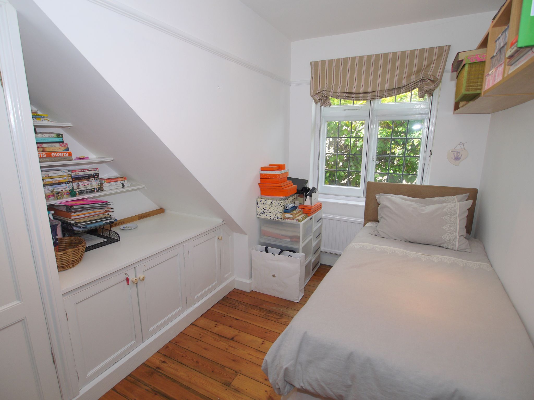 3 bedroom detached house Sold in Sevenoaks - Photograph 10