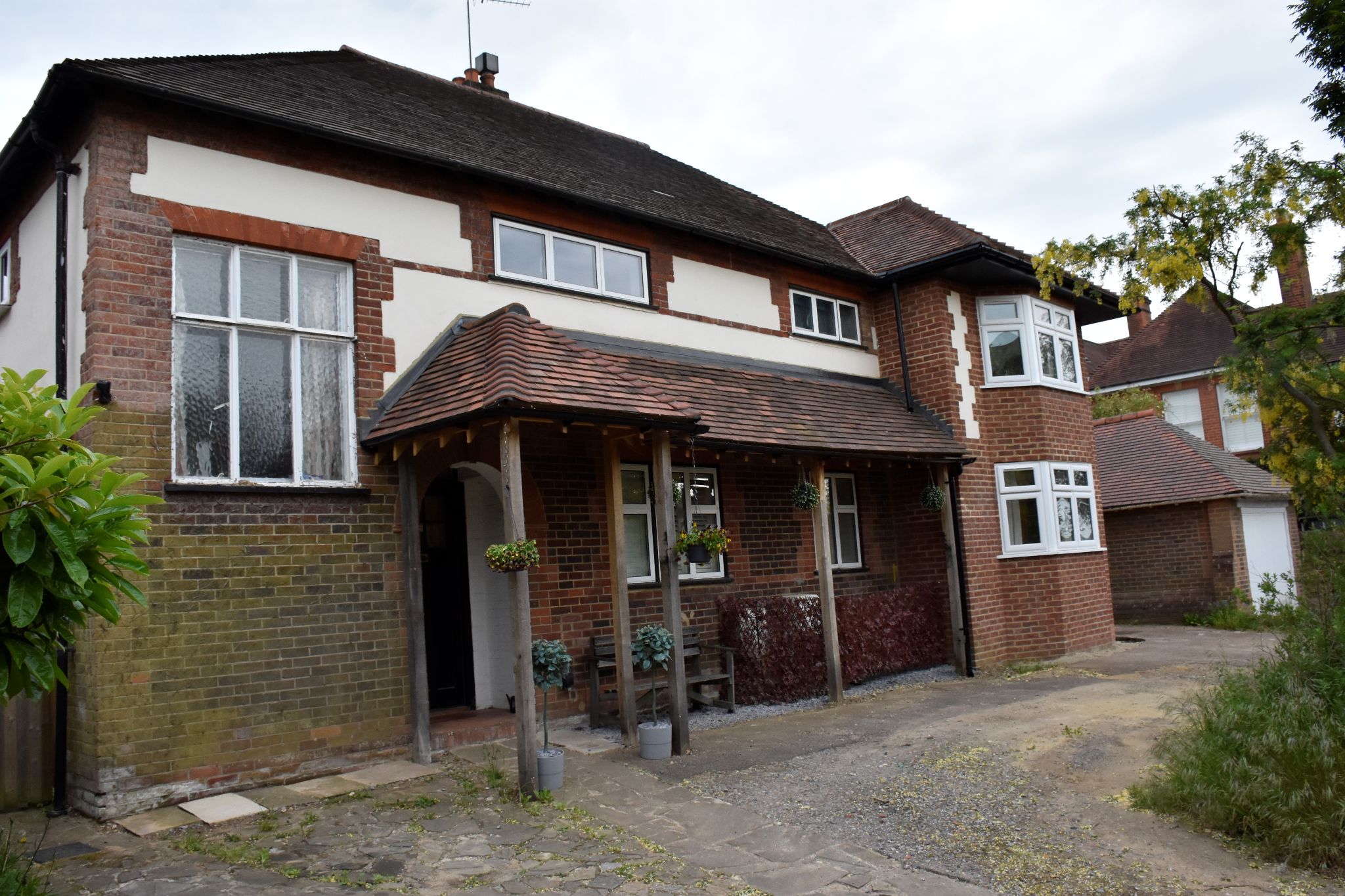 7 bedroom detached house For Sale in Sevenoaks - Photograph 1
