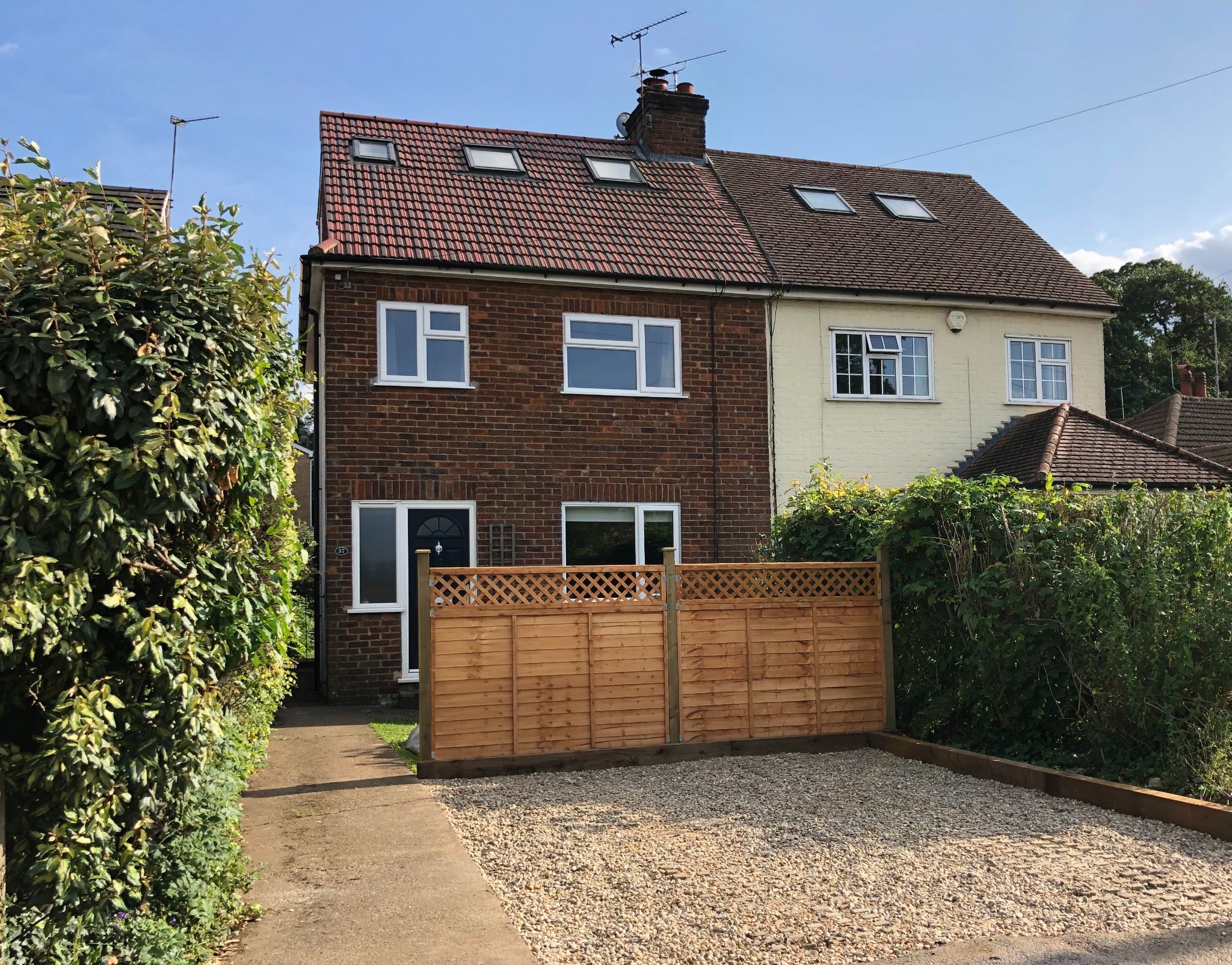 3 bedroom semi-detached house Sold in Sevenoaks - Photograph 1