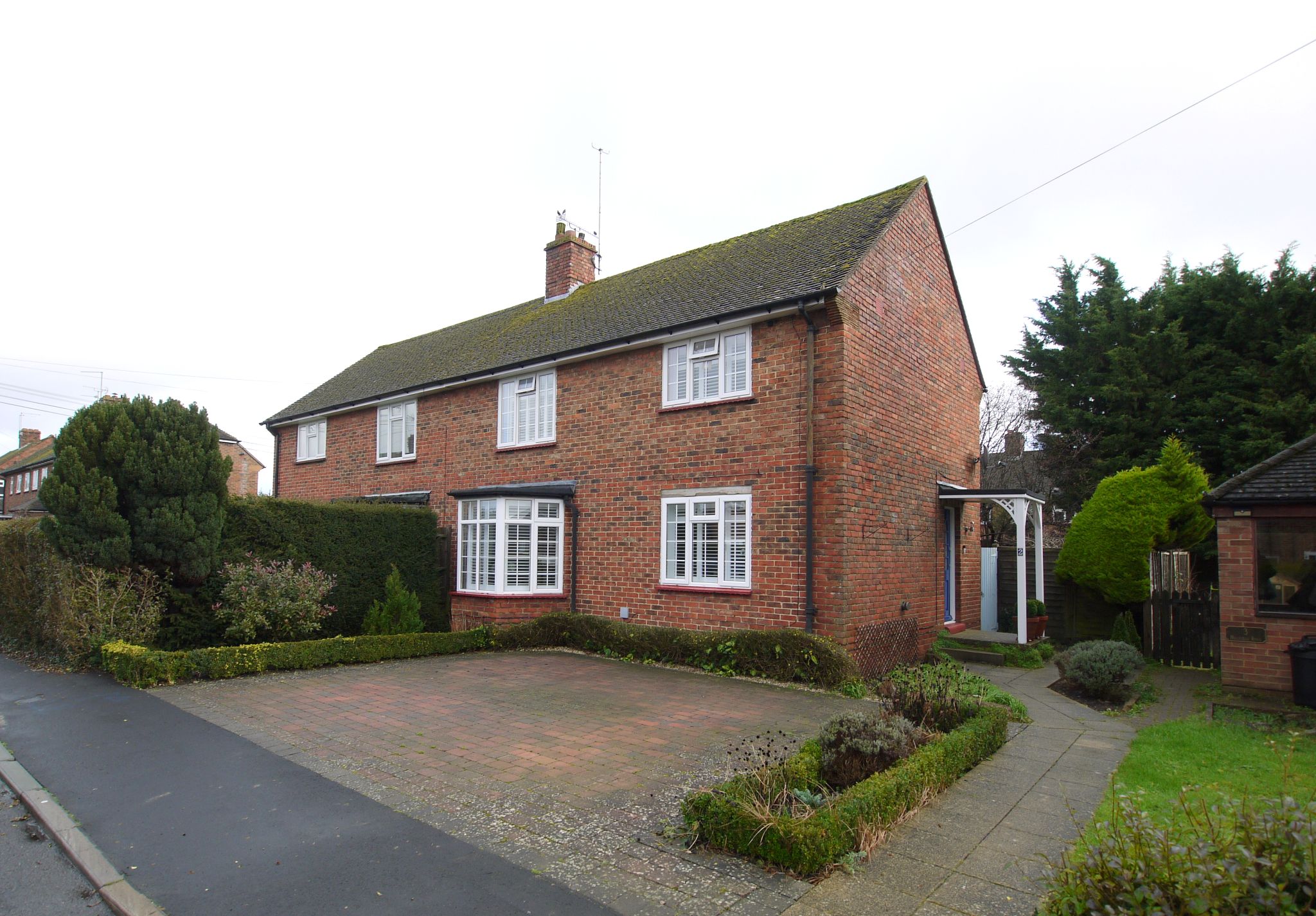 3 bedroom semi-detached house For Sale in Sevenoaks - Property photograph