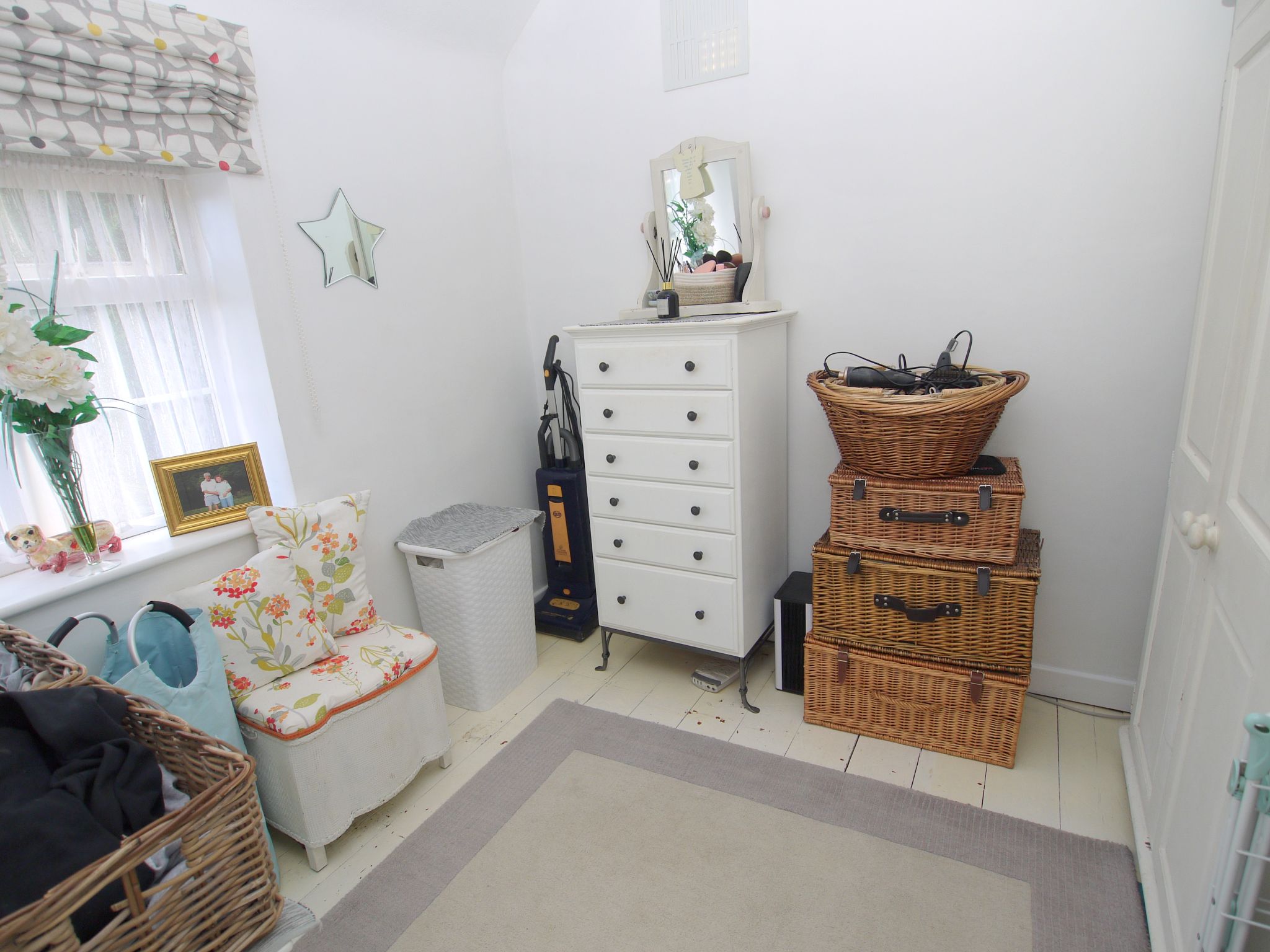 3 bedroom semi-detached house For Sale in Sevenoaks - Photograph 7