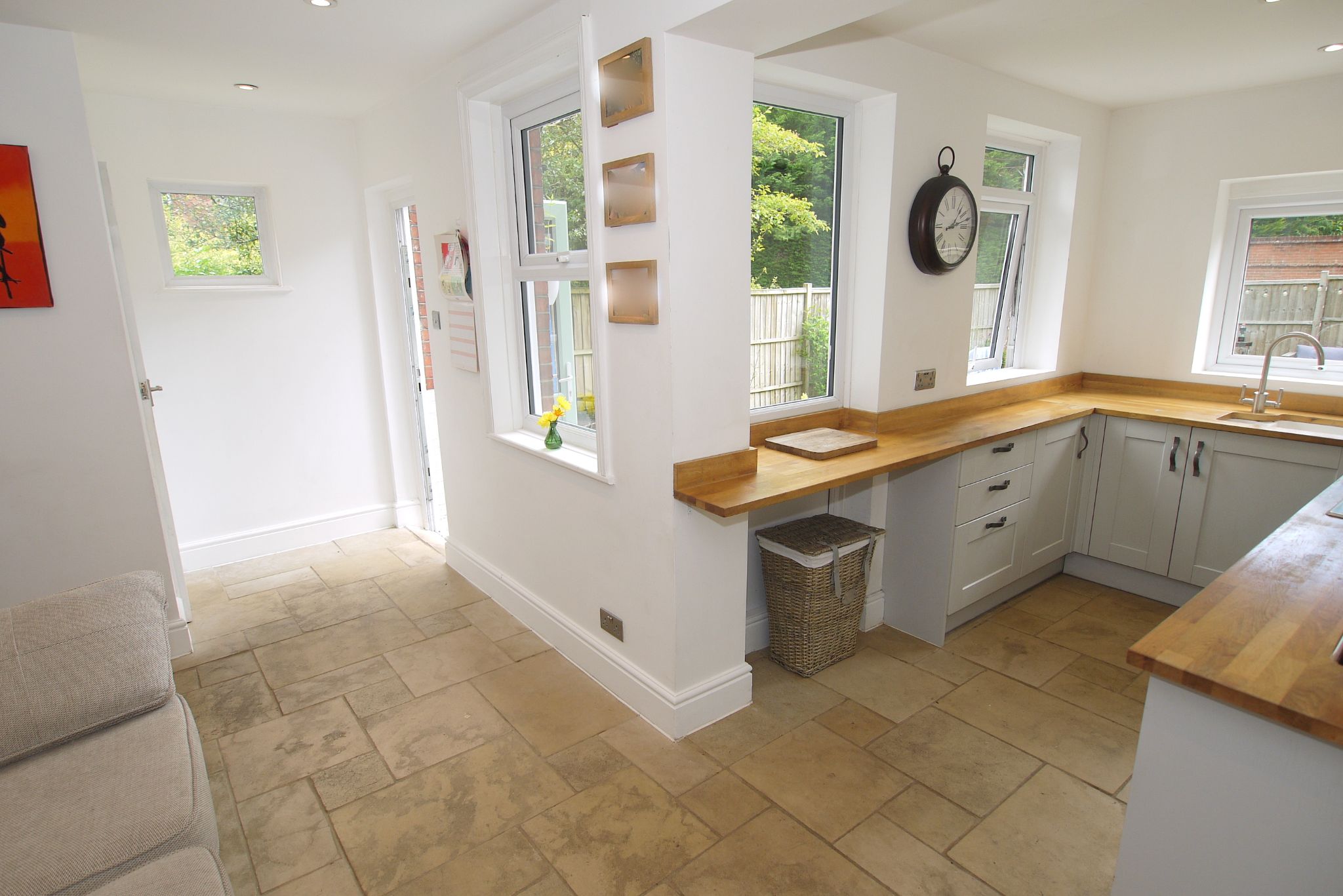 3 bedroom semi-detached house For Sale in Sevenoaks - Property photograph