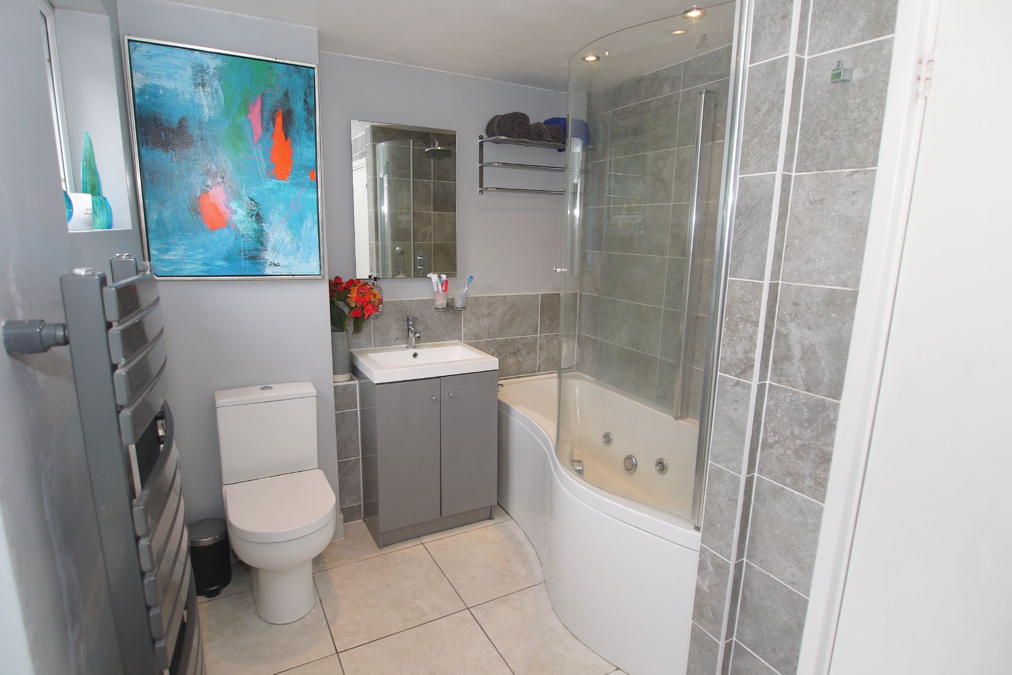 3 bedroom semi-detached house For Sale in Sevenoaks - Photograph 7