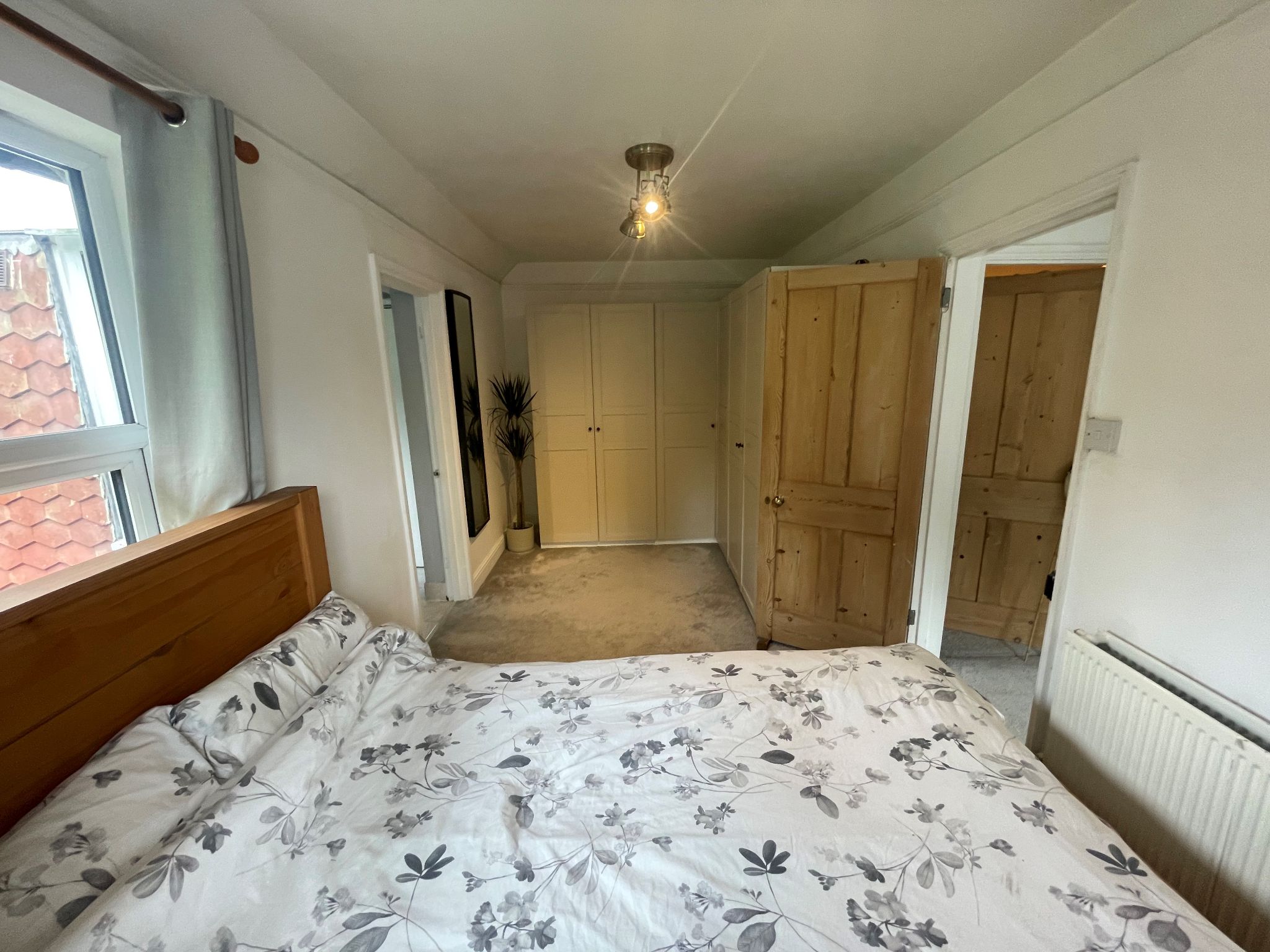 3 bedroom semi-detached house For Sale in Sevenoaks - Photograph 6