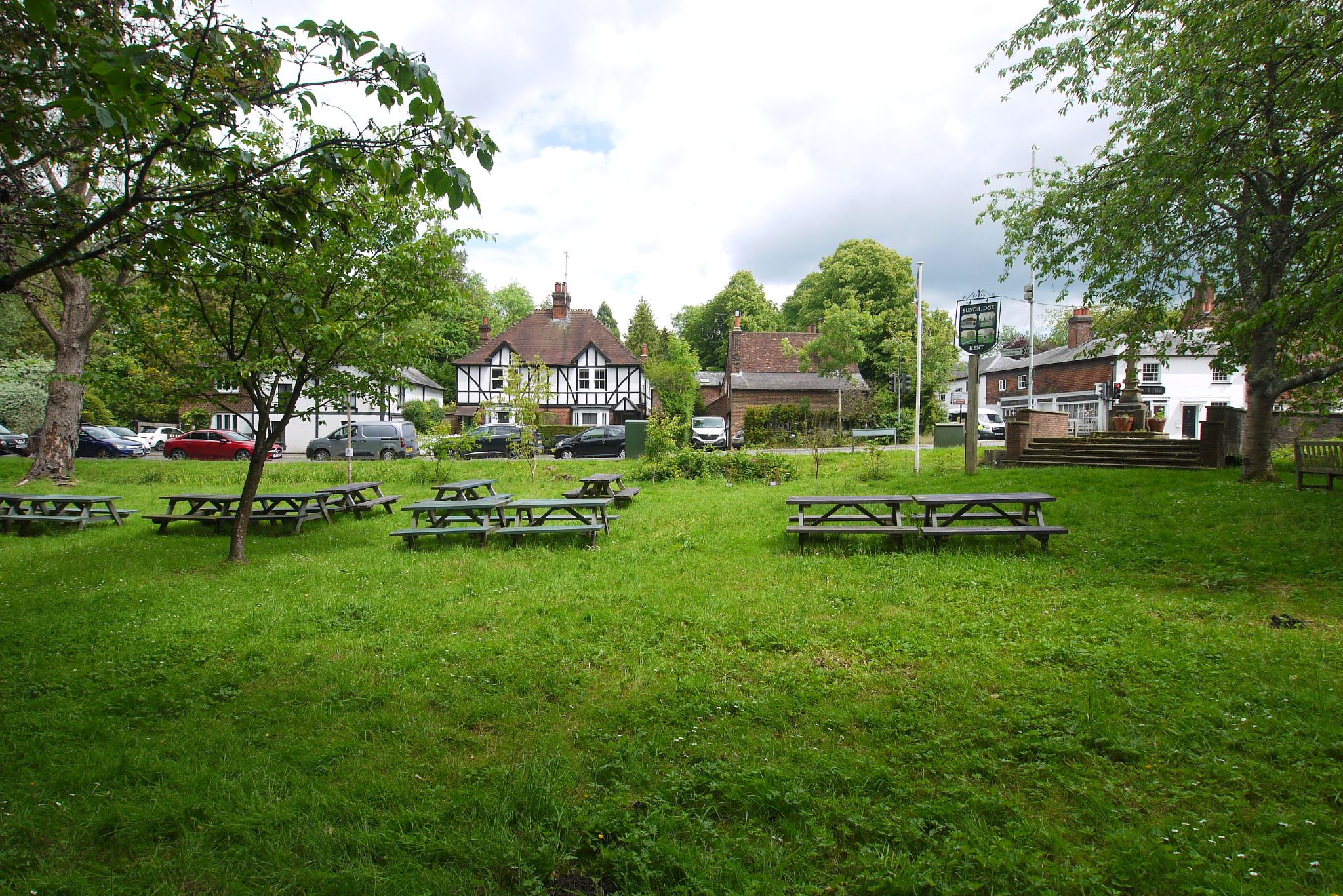 3 bedroom semi-detached house For Sale in Sevenoaks - Photograph 10