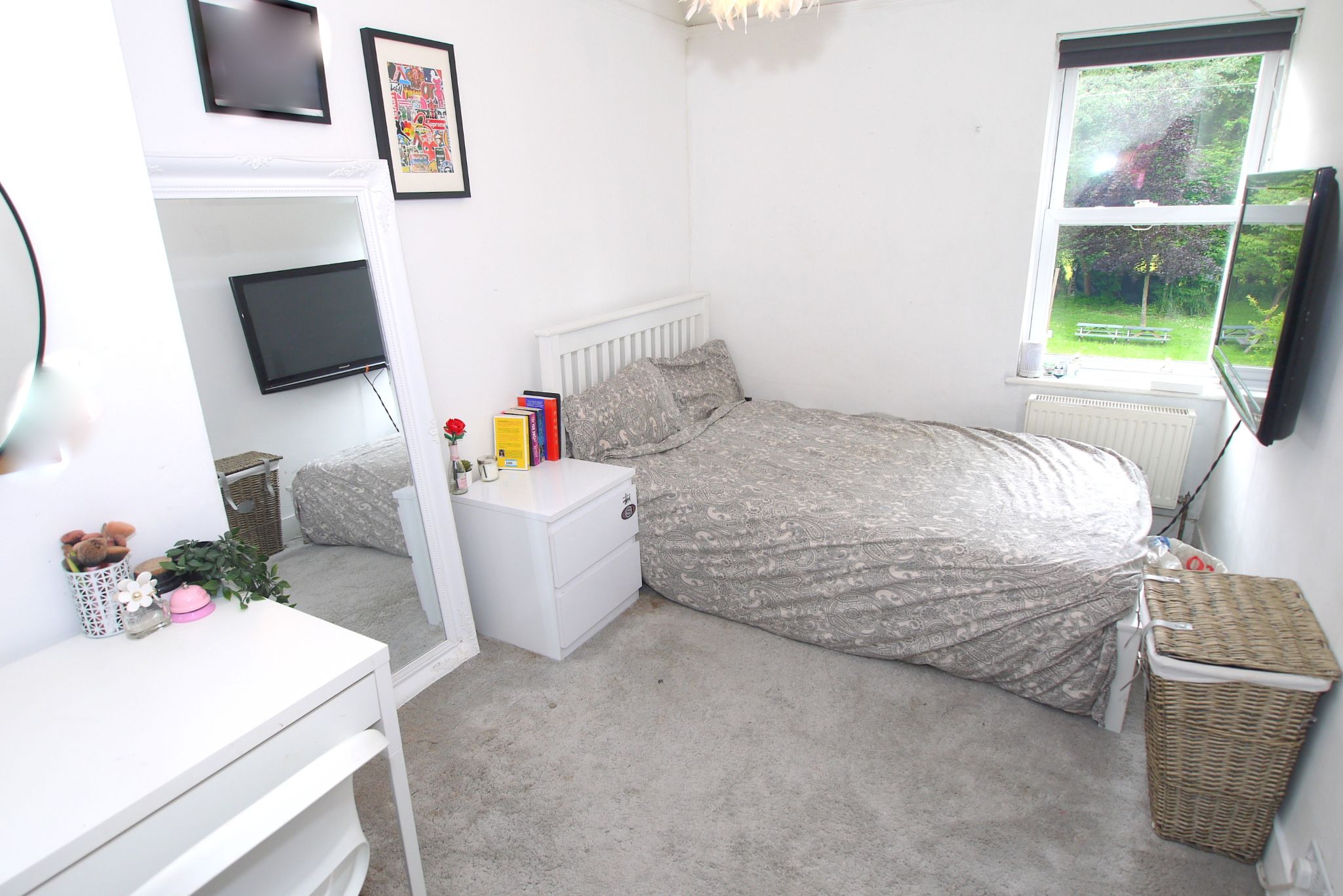 3 bedroom semi-detached house For Sale in Sevenoaks - Photograph 8
