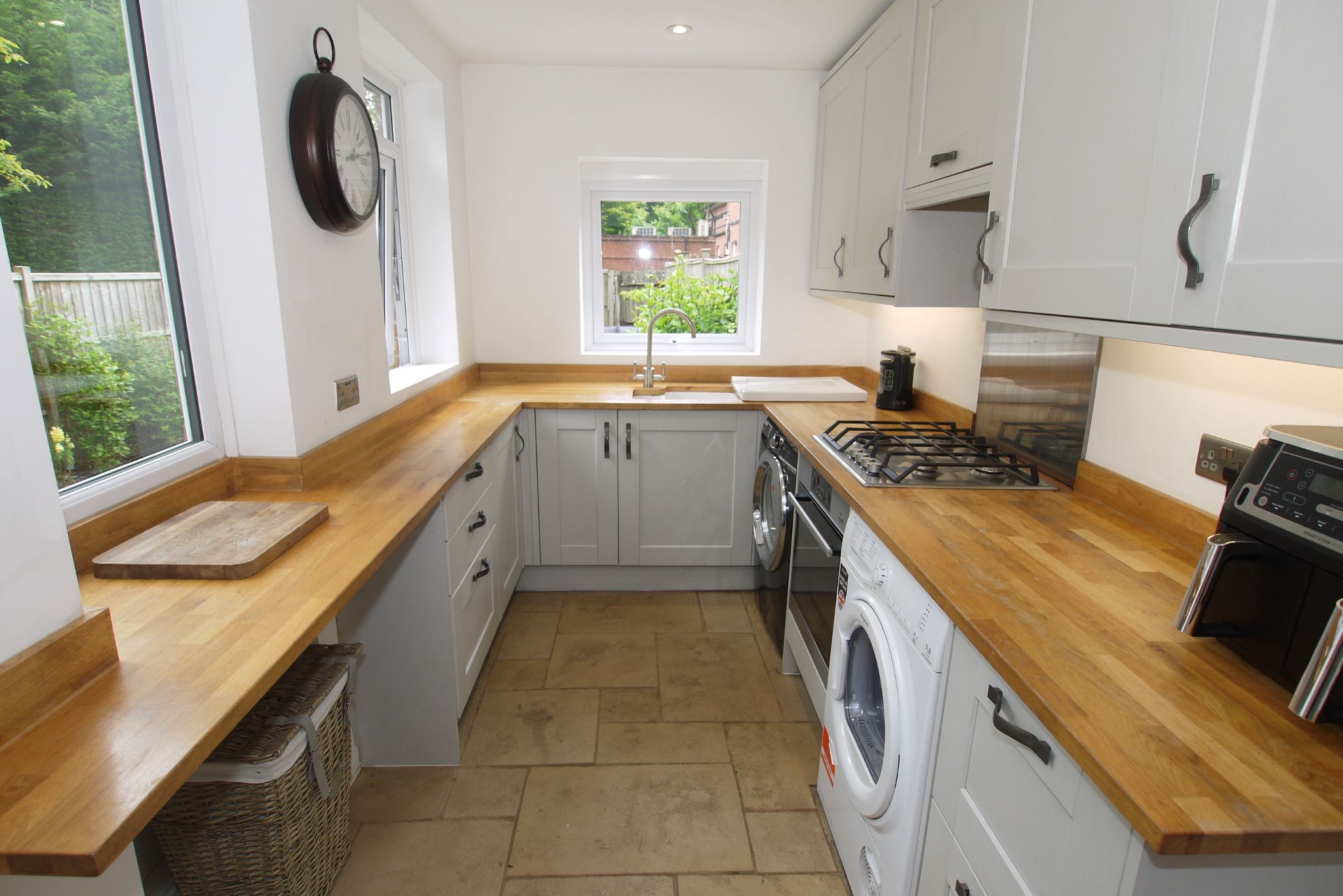 3 bedroom semi-detached house For Sale in Sevenoaks - Photograph 5