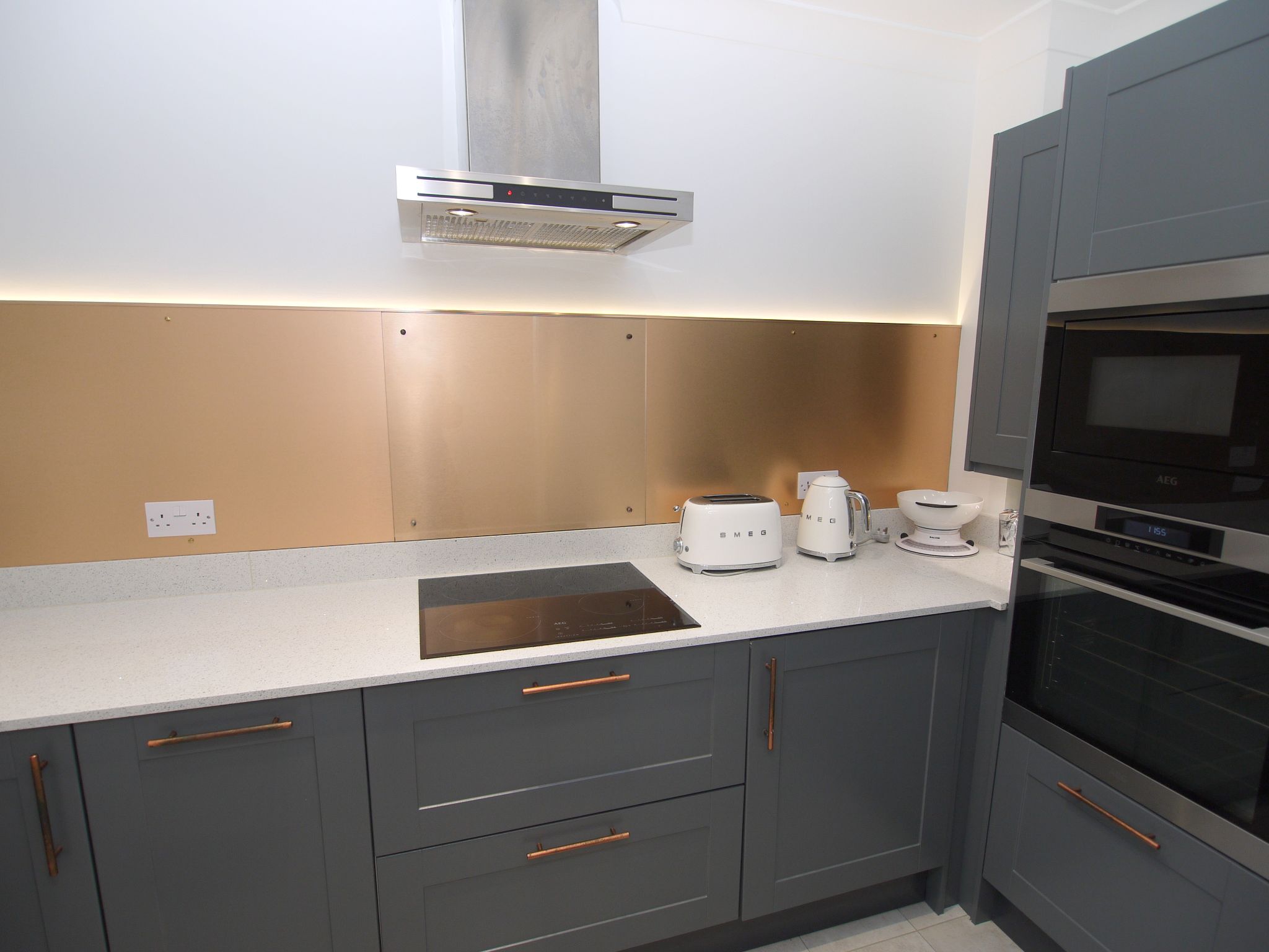 2 bedroom apartment For Sale in Sevenoaks - Photograph 2