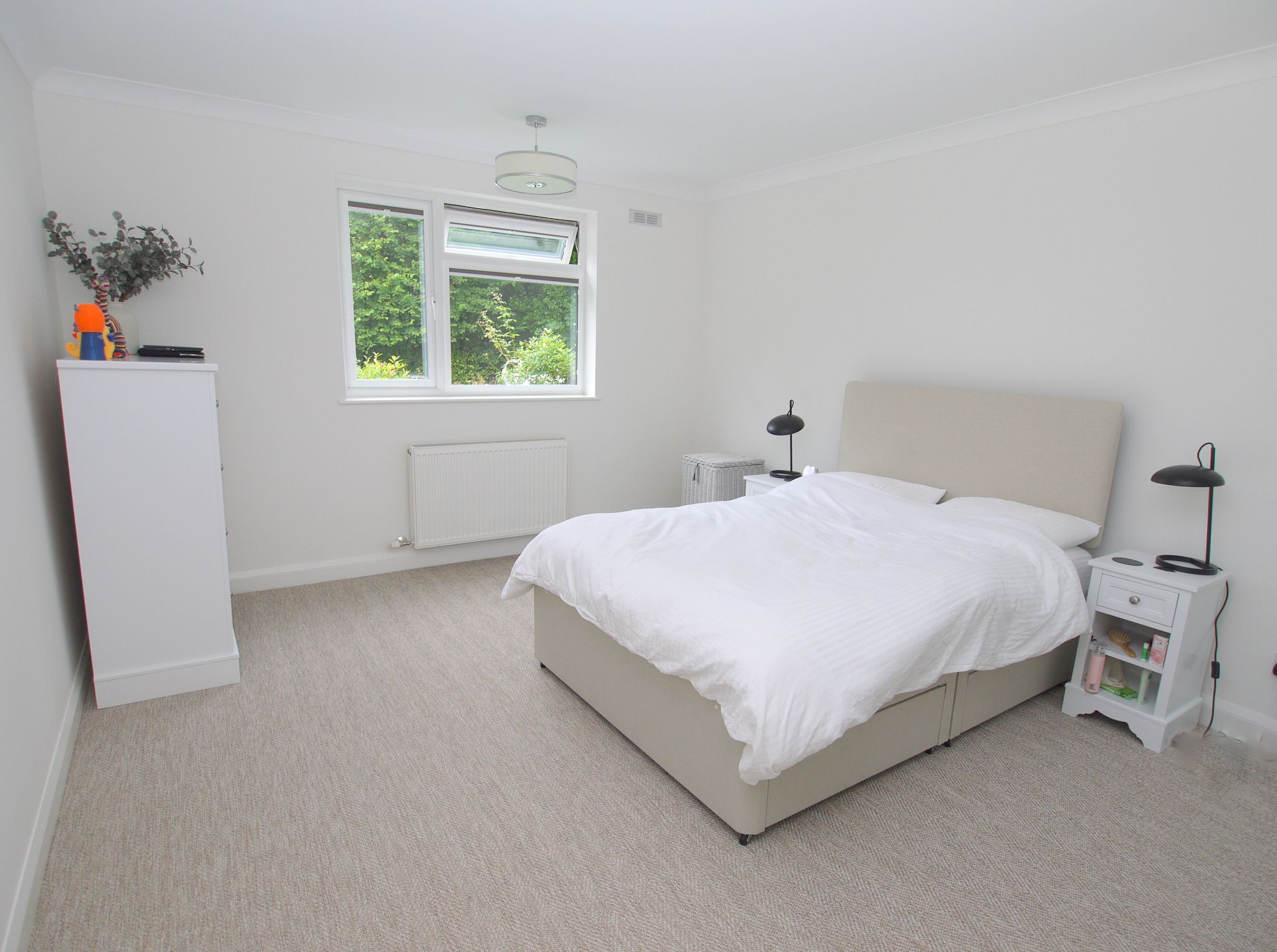 2 bedroom apartment For Sale in Sevenoaks - Photograph 4